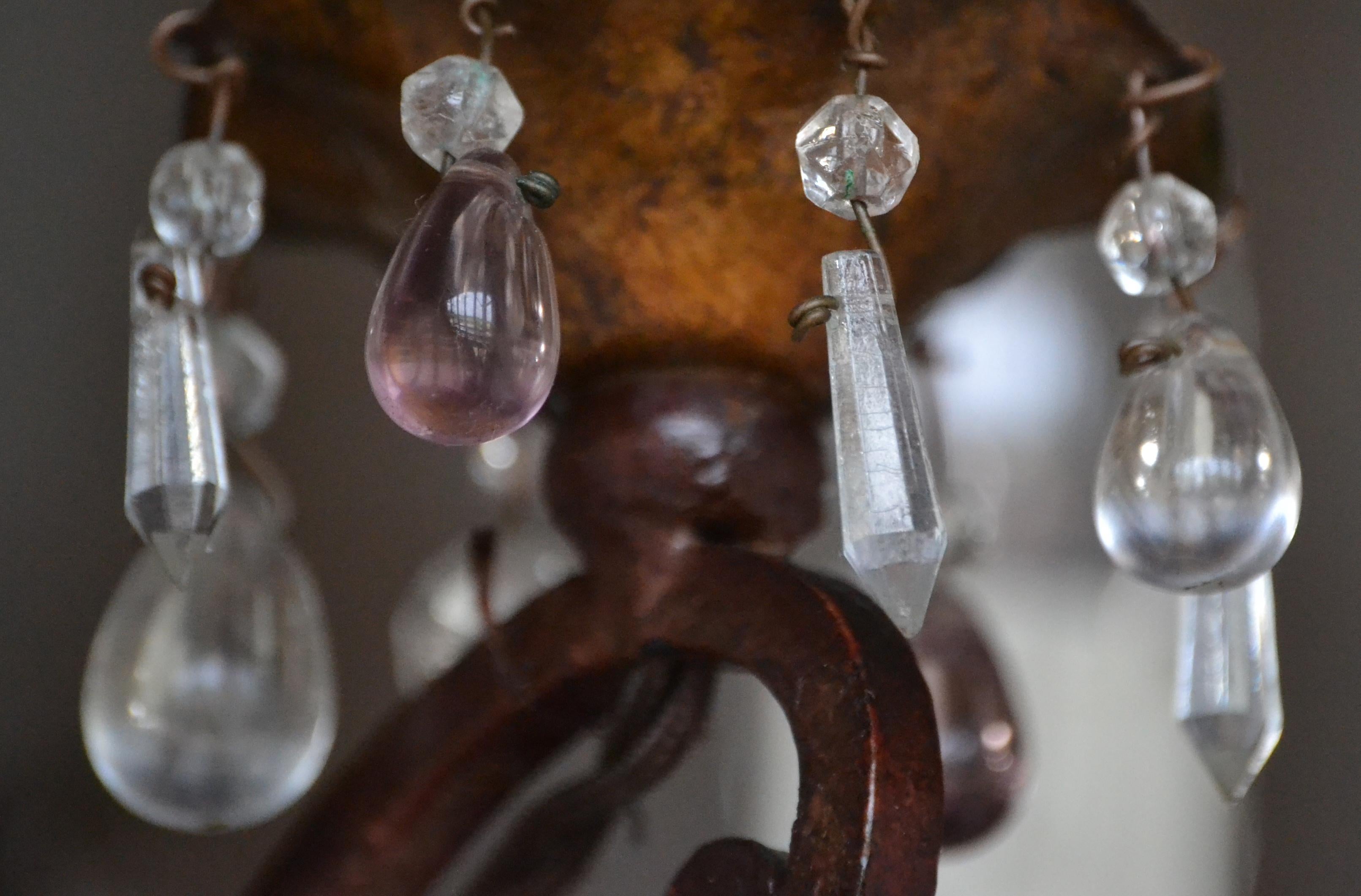 Cristal Paire de lustres français à 8 lumières encadrés en fonte du 19ème siècle  en vente