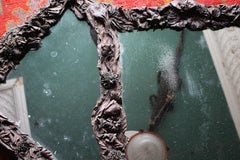 Coppia di specchi da parete francesi Chateau in pelle con applicazioni floreali di Mercurio del XIX secolo