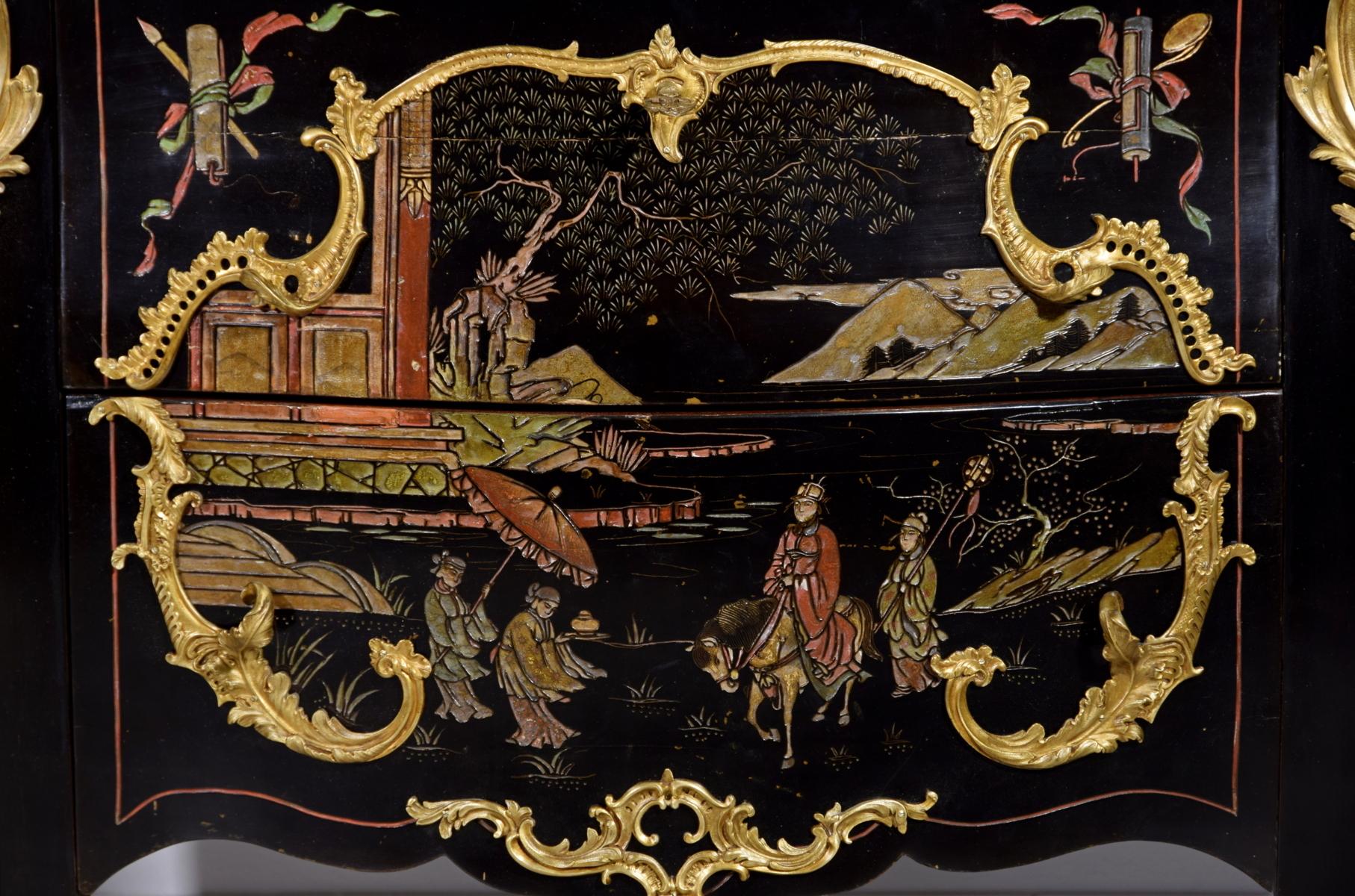 19th Century, Pair of French Chinoiserie Lacquered Commodes with Marble Top 7