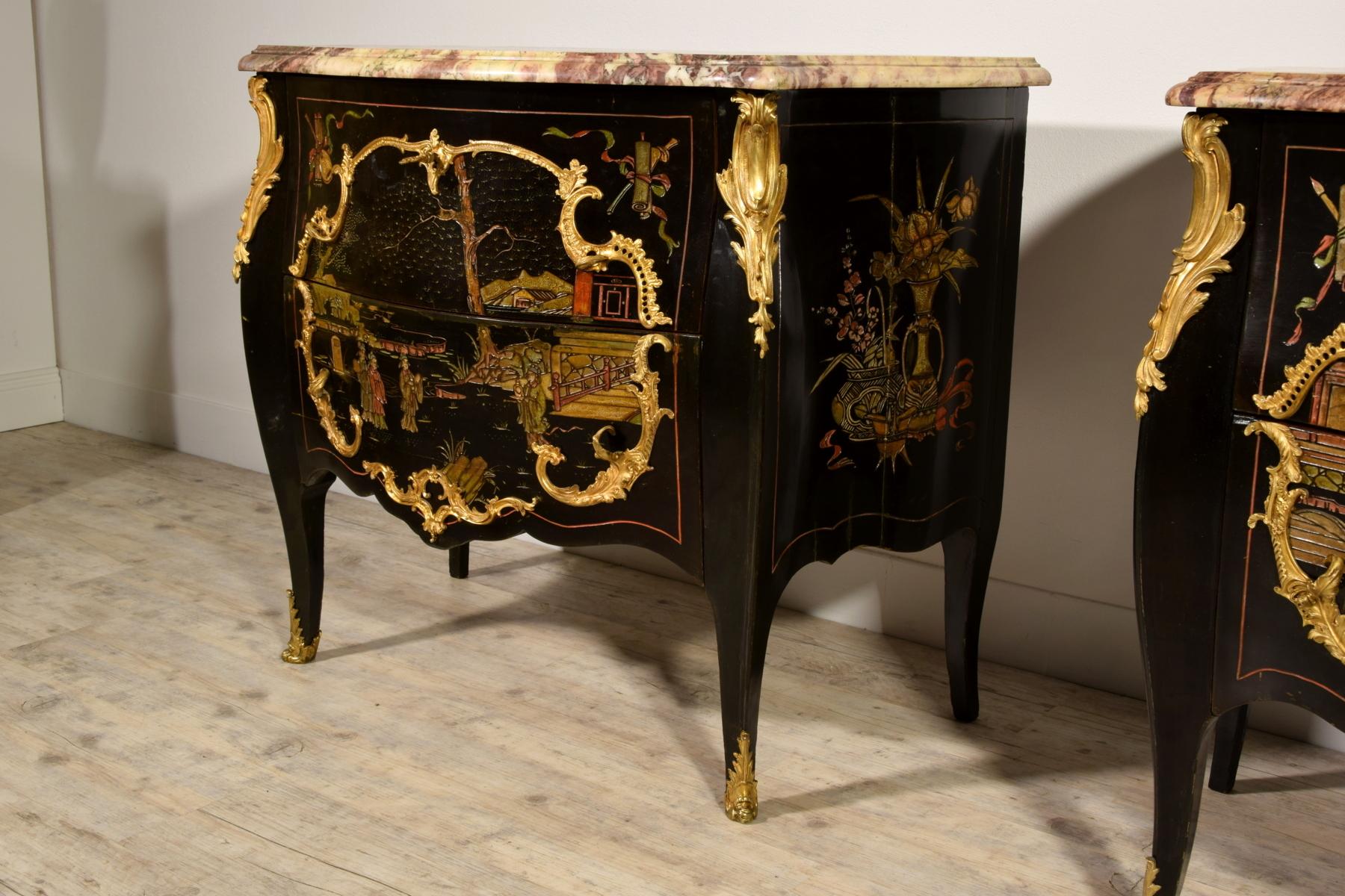 19th Century, Pair of French Chinoiserie Lacquered Commodes with Marble Top 12