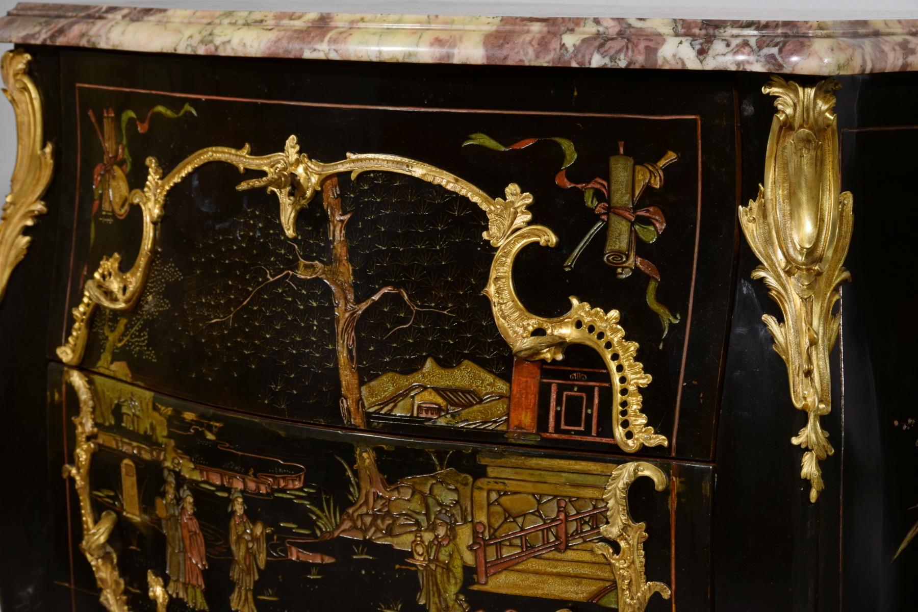 19th Century, Pair of French Chinoiserie Lacquered Commodes with Marble Top 15