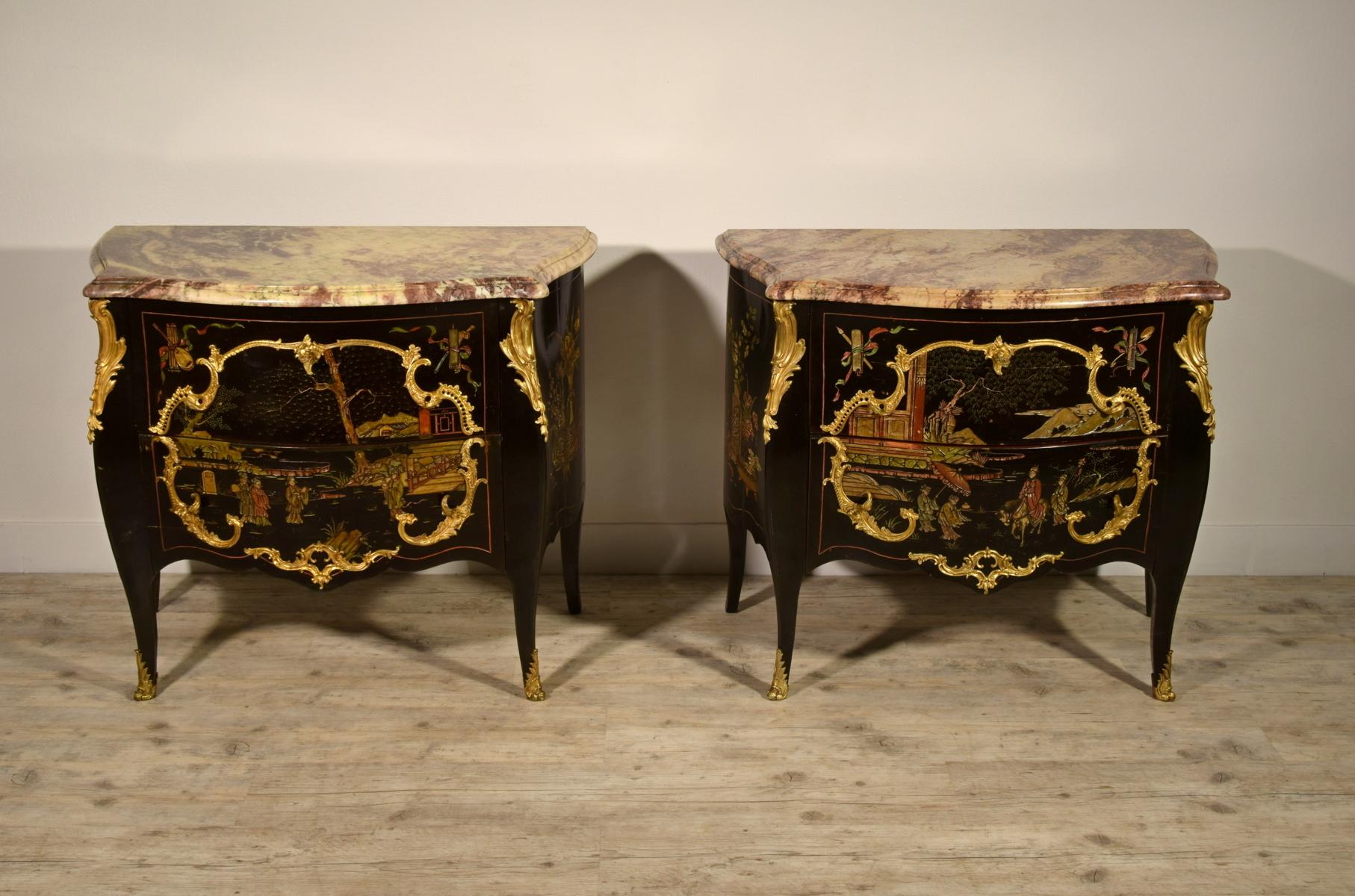 19th Century, Pair of French Chinoiserie Lacquered Commodes with Marble Top 3