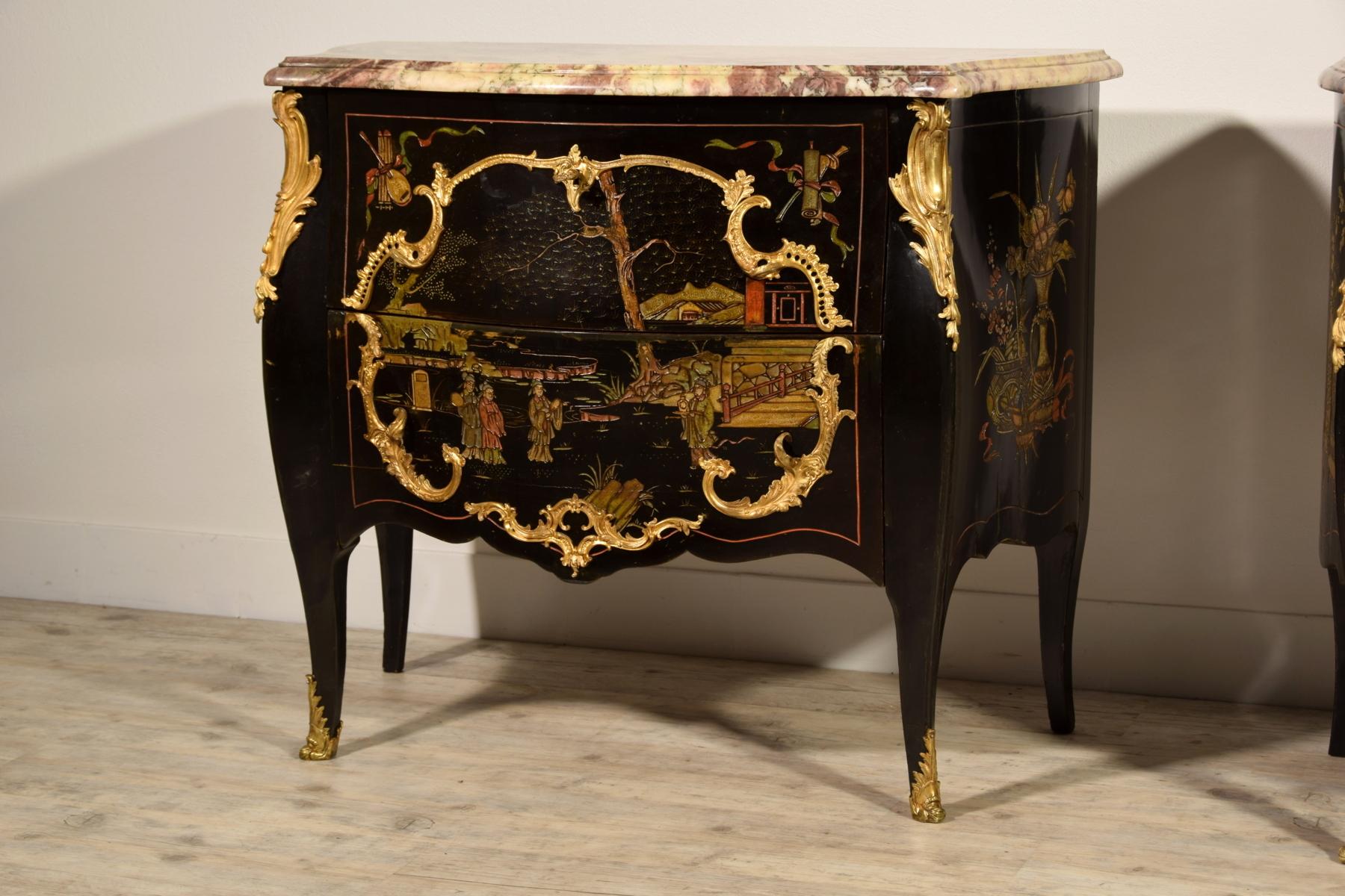 19th Century, Pair of French Chinoiserie Lacquered Commodes with Marble Top 4
