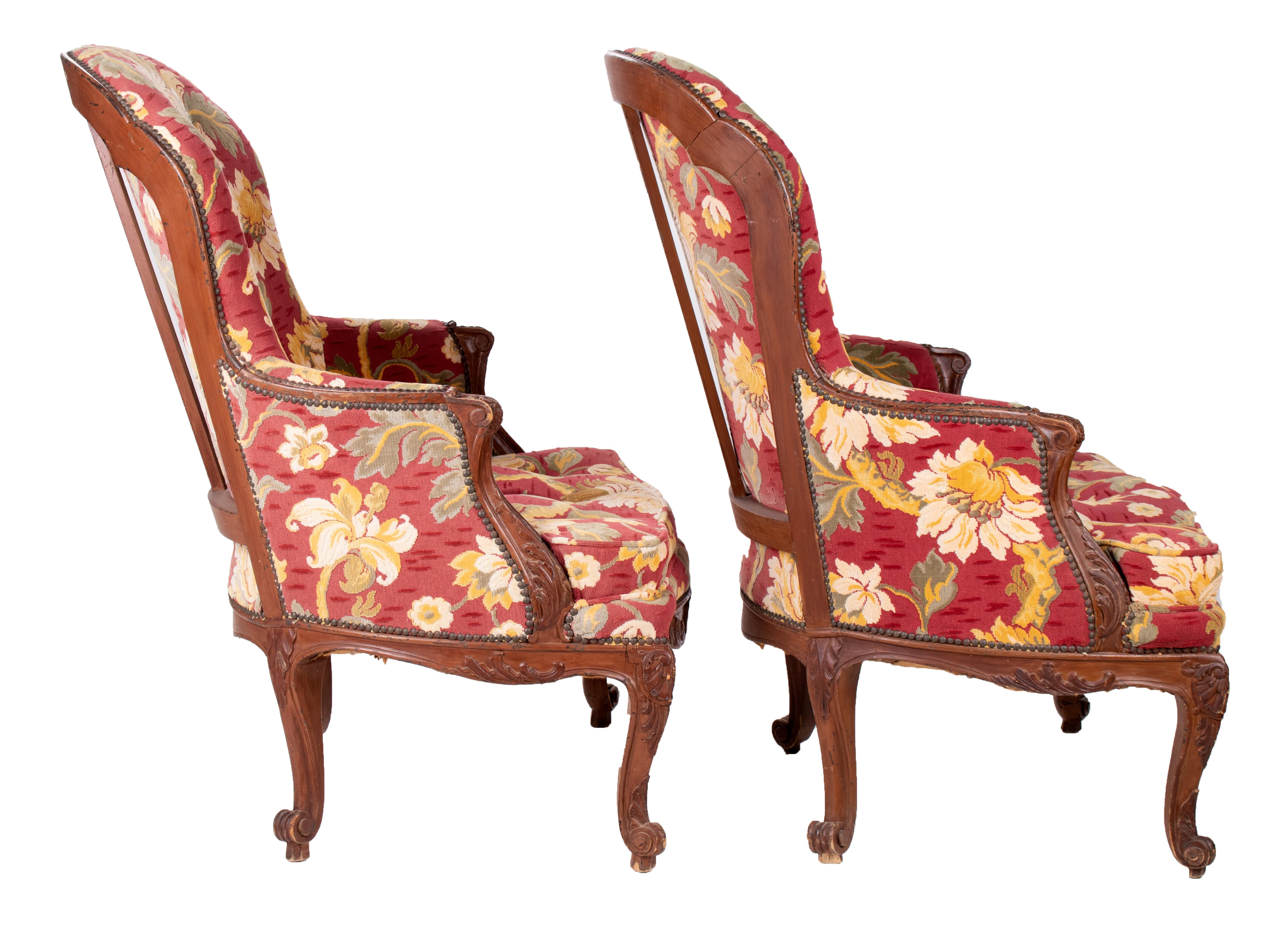 19th Century Pair of French Floral Upholstered Chairs In Good Condition For Sale In Marbella, ES