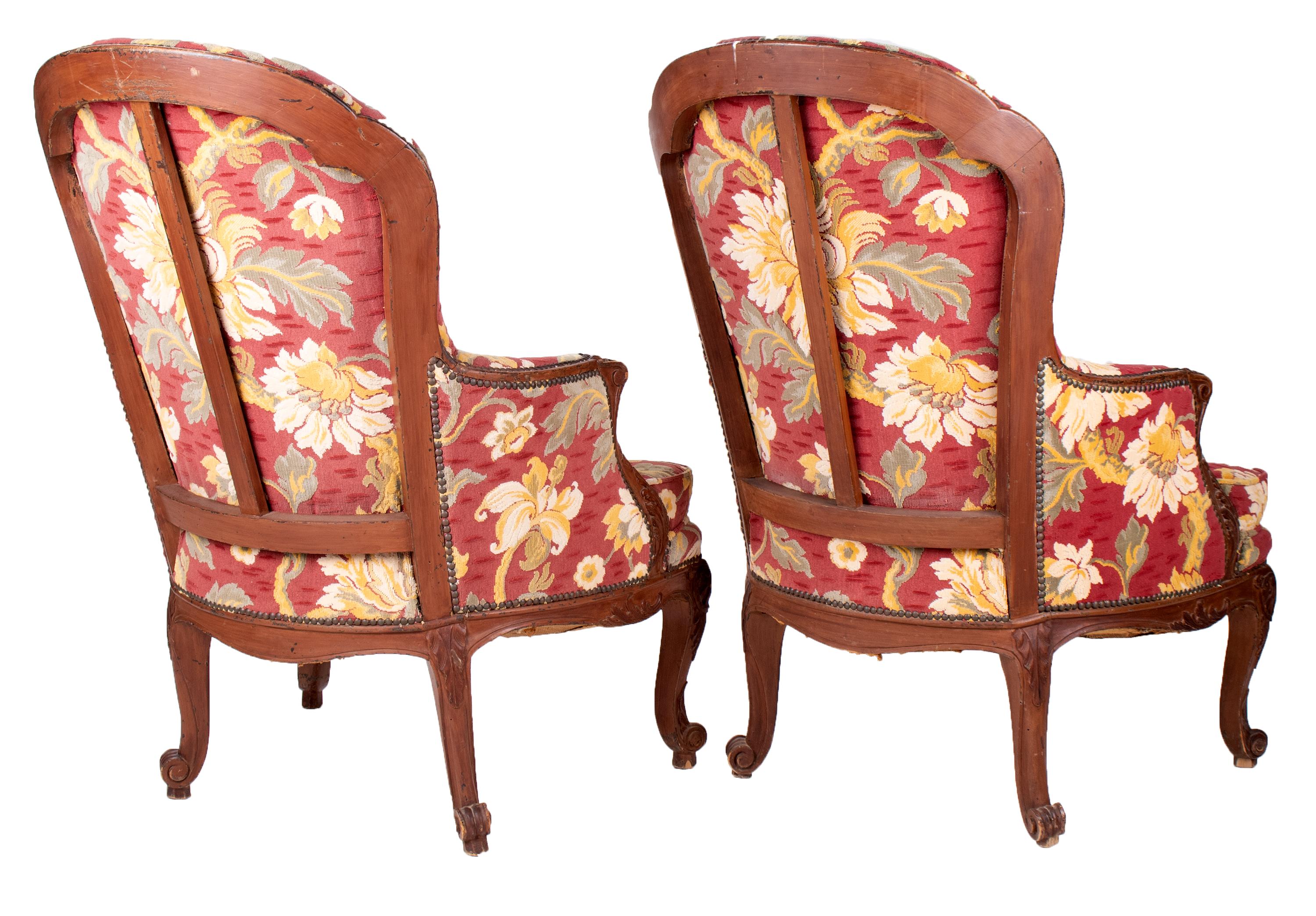 19th Century Pair of French Floral Upholstered Chairs In Good Condition For Sale In Marbella, ES