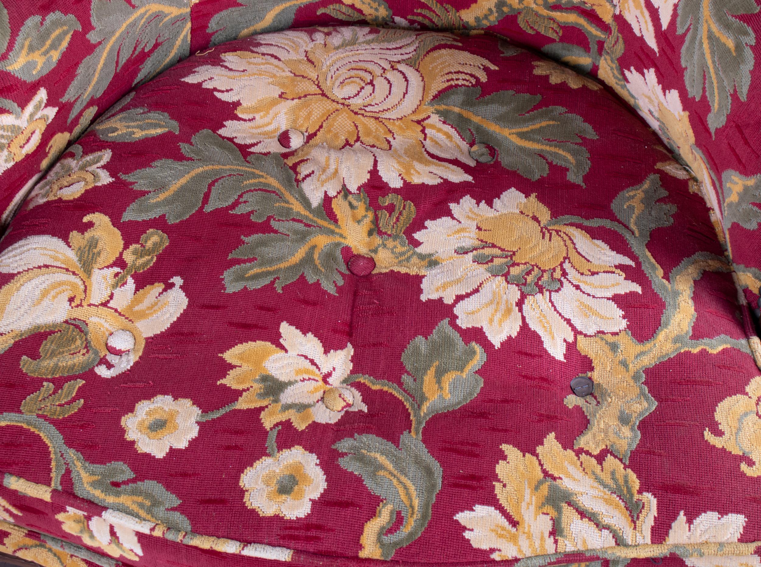 19th Century Pair of French Floral Upholstered Chairs For Sale 1