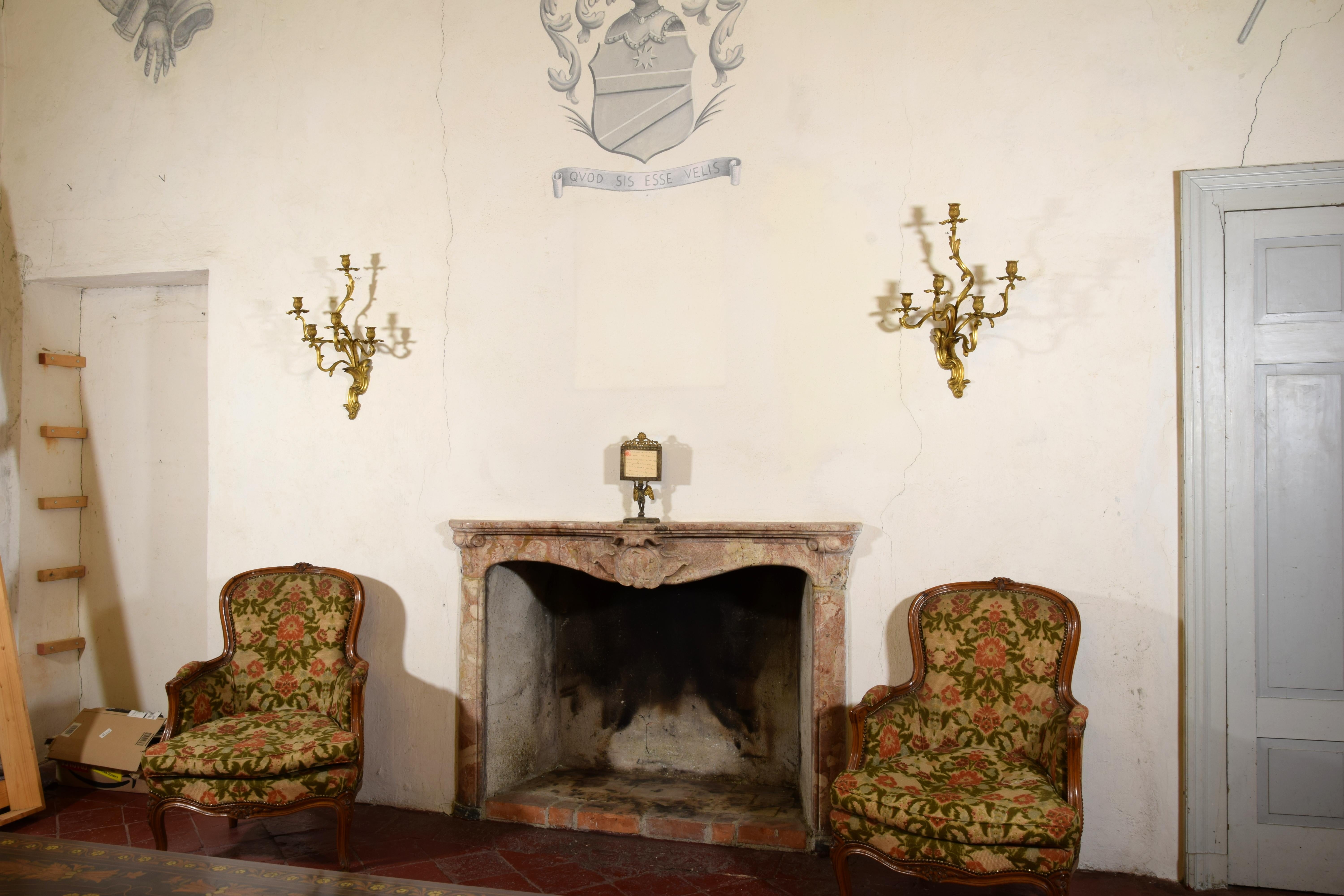 19ème siècle, Paire de lampes à quatre lumières en bronze doré. en vente 13