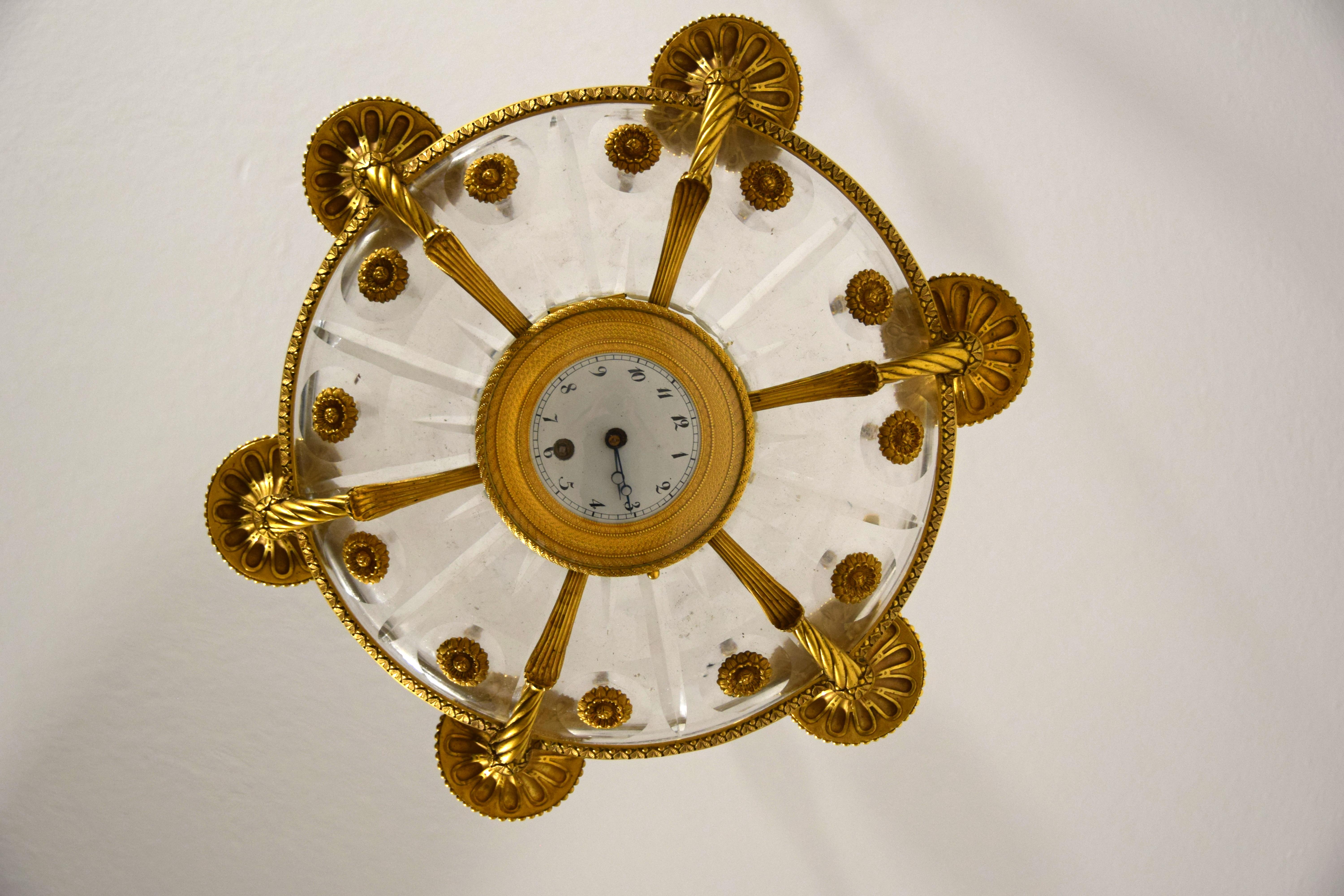 XIX secolo, Coppia di lampadari francesi a sei luci in bronzo dorato in vendita 13