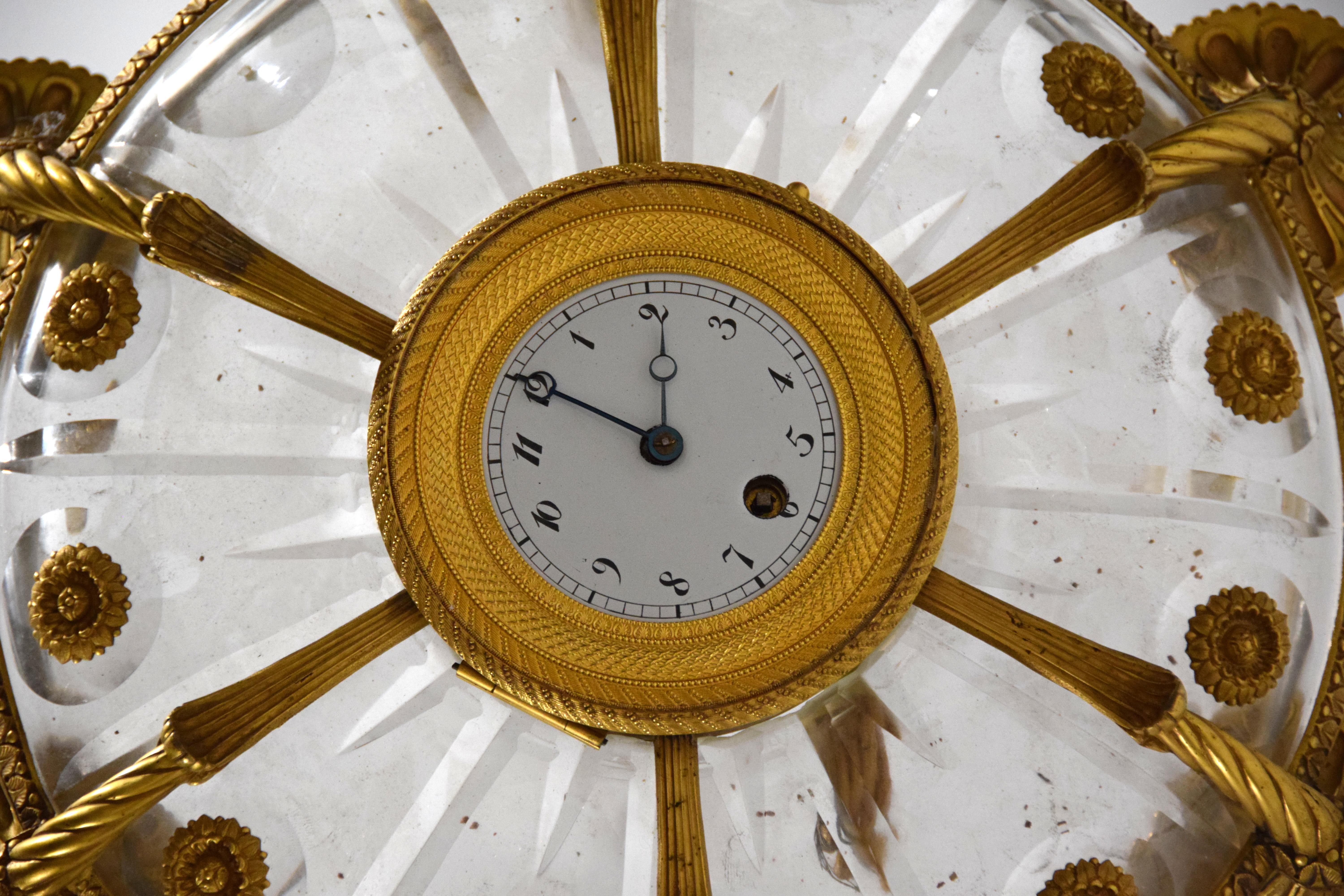 XIX secolo, Coppia di lampadari francesi a sei luci in bronzo dorato in vendita 14