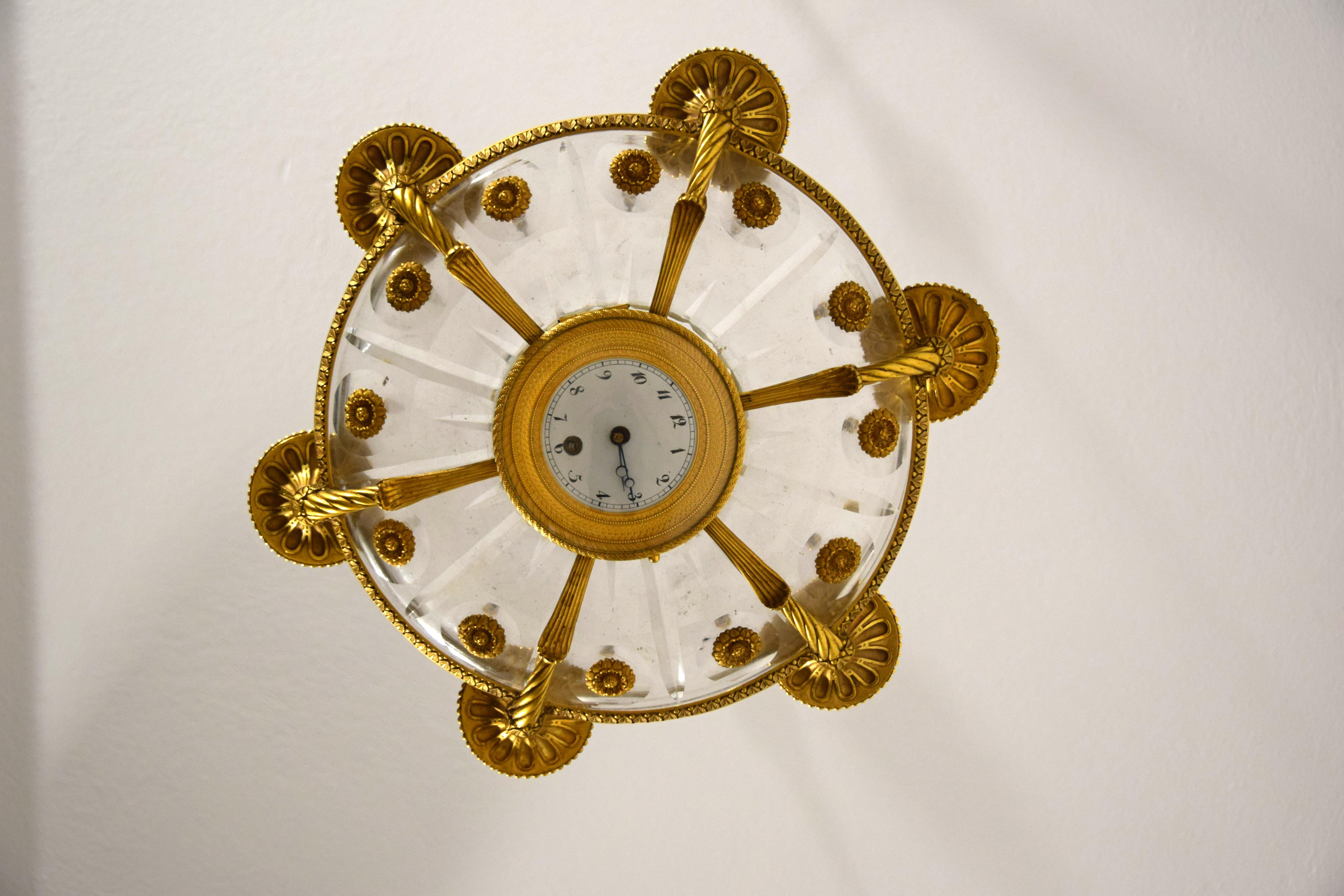 XIX secolo, Coppia di lampadari francesi a sei luci in bronzo dorato in vendita 1