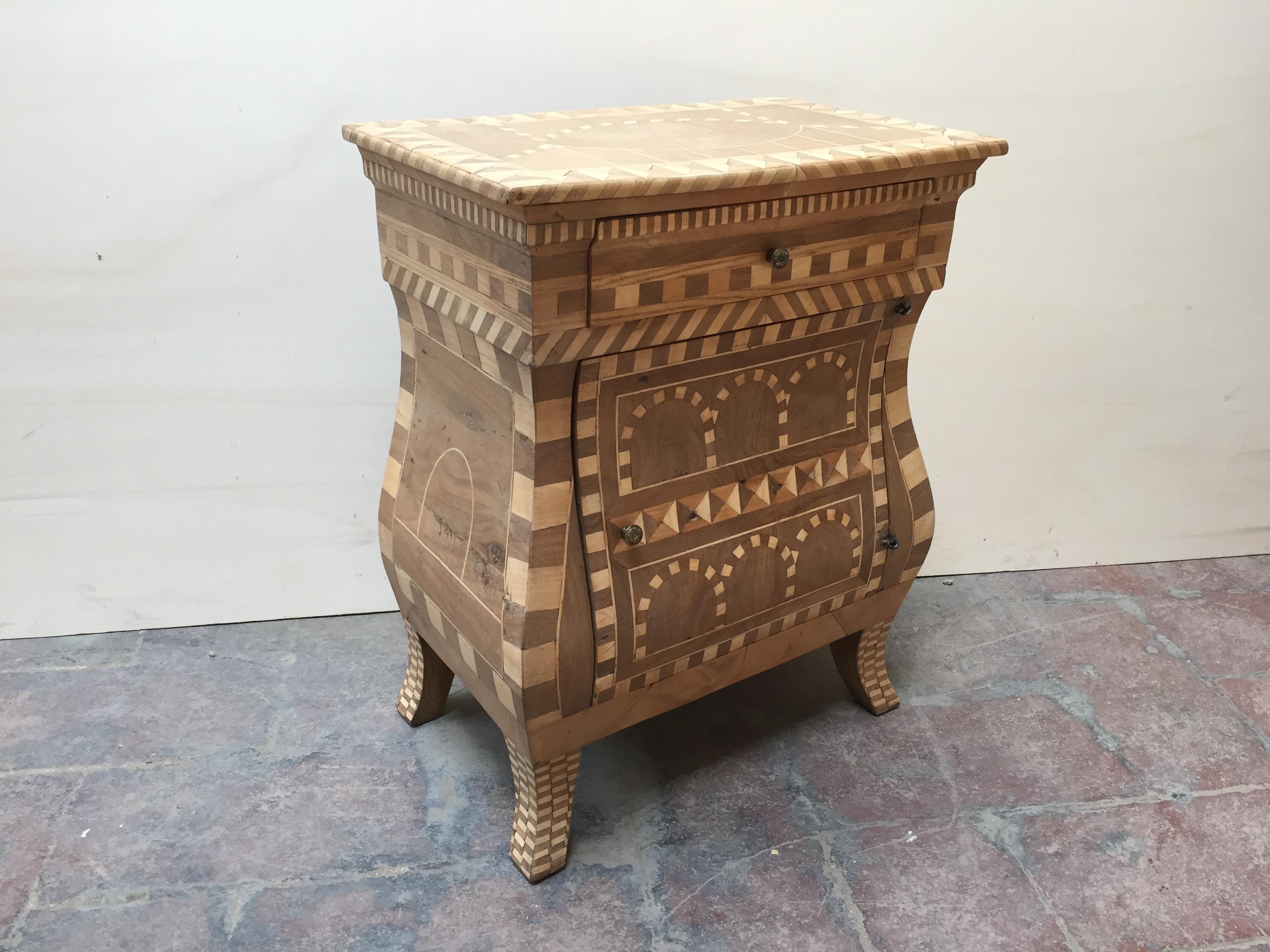 Victorian 19th Century Pair of French Inlaid Wooden Nightstands, 1890s For Sale