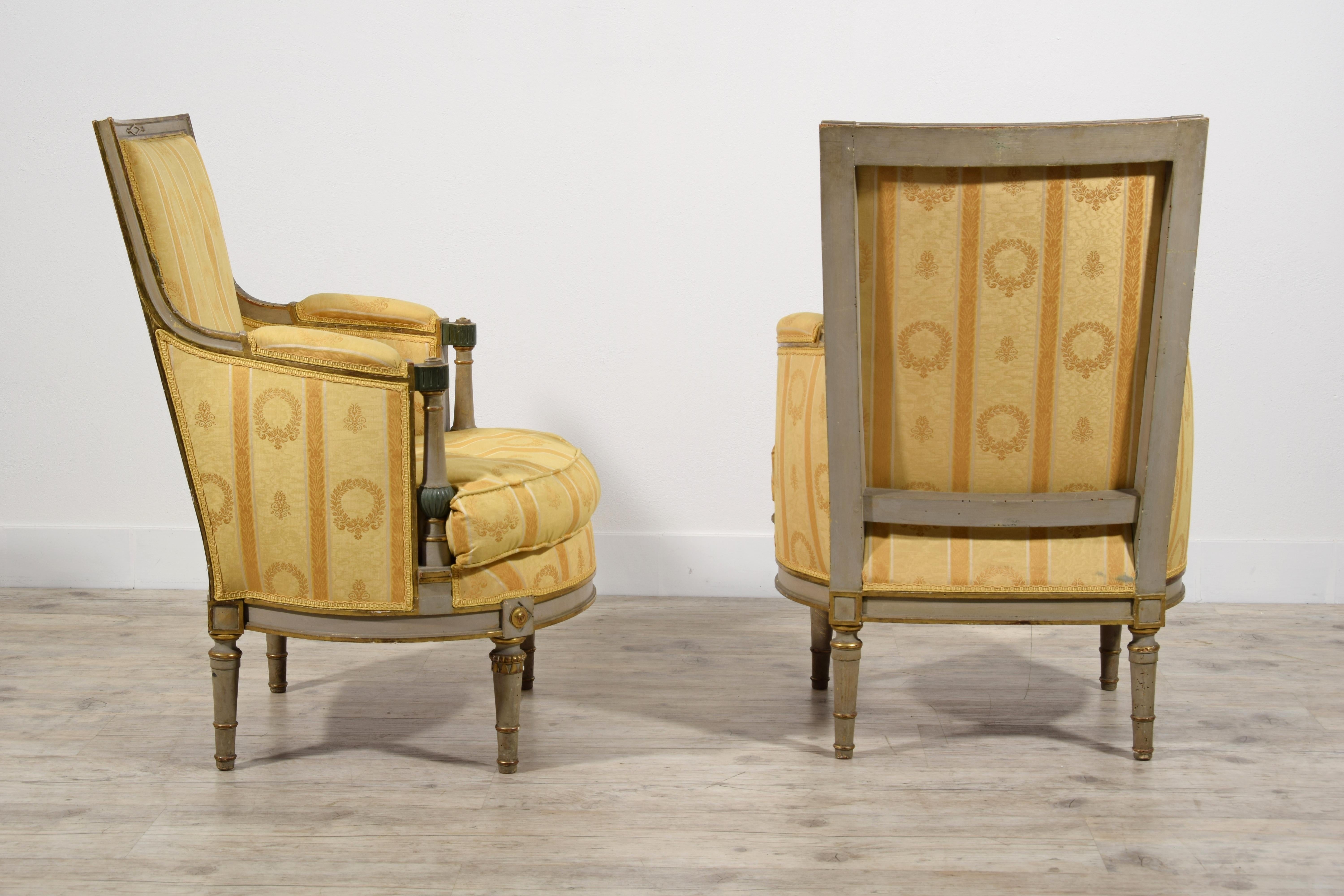 19th Century, Pair of French Lacquered and Giltwood Armchairs For Sale 4