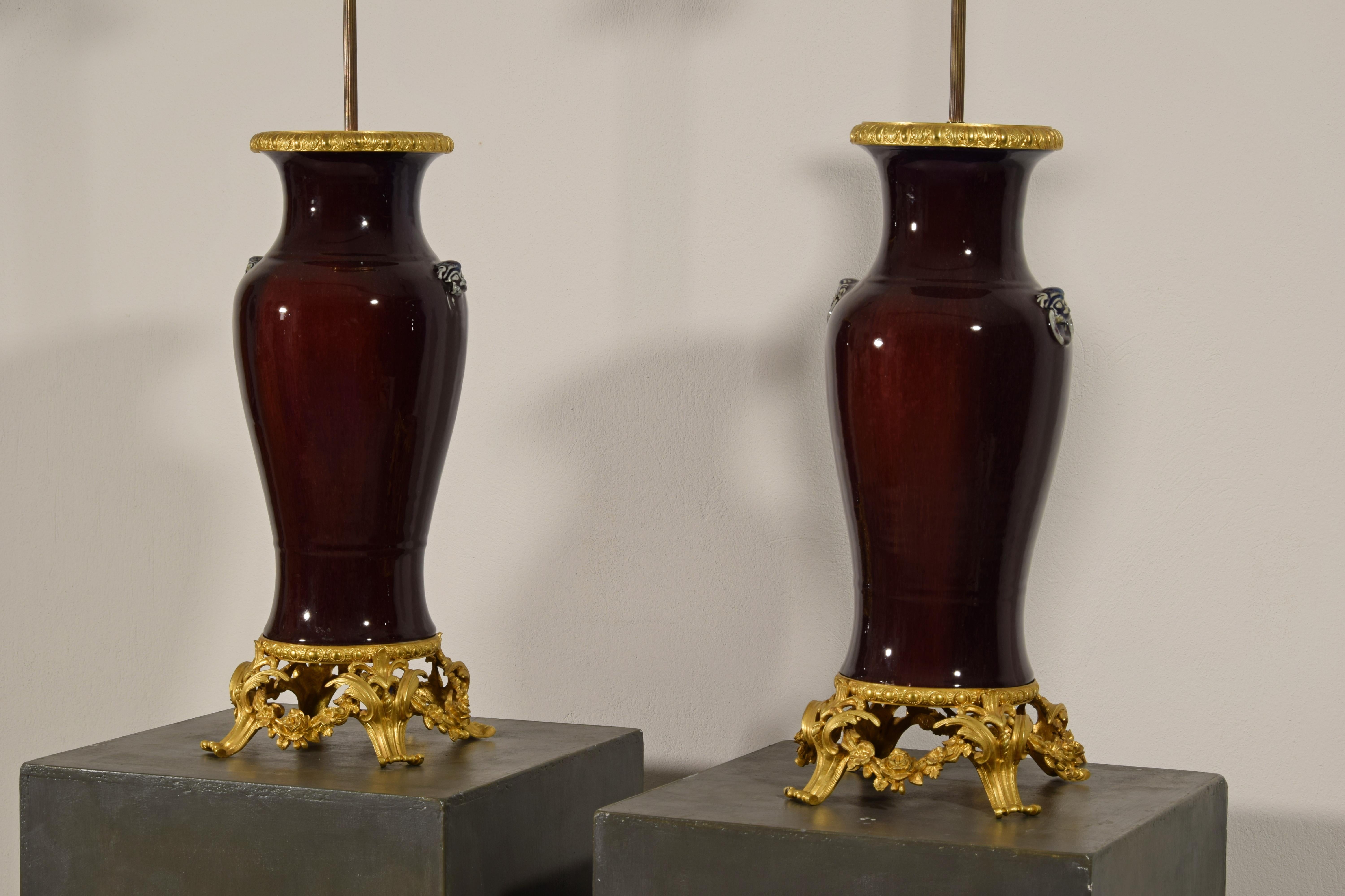 19th Century Pair of French Lamps with Chinese Ceramic Vase For Sale 9