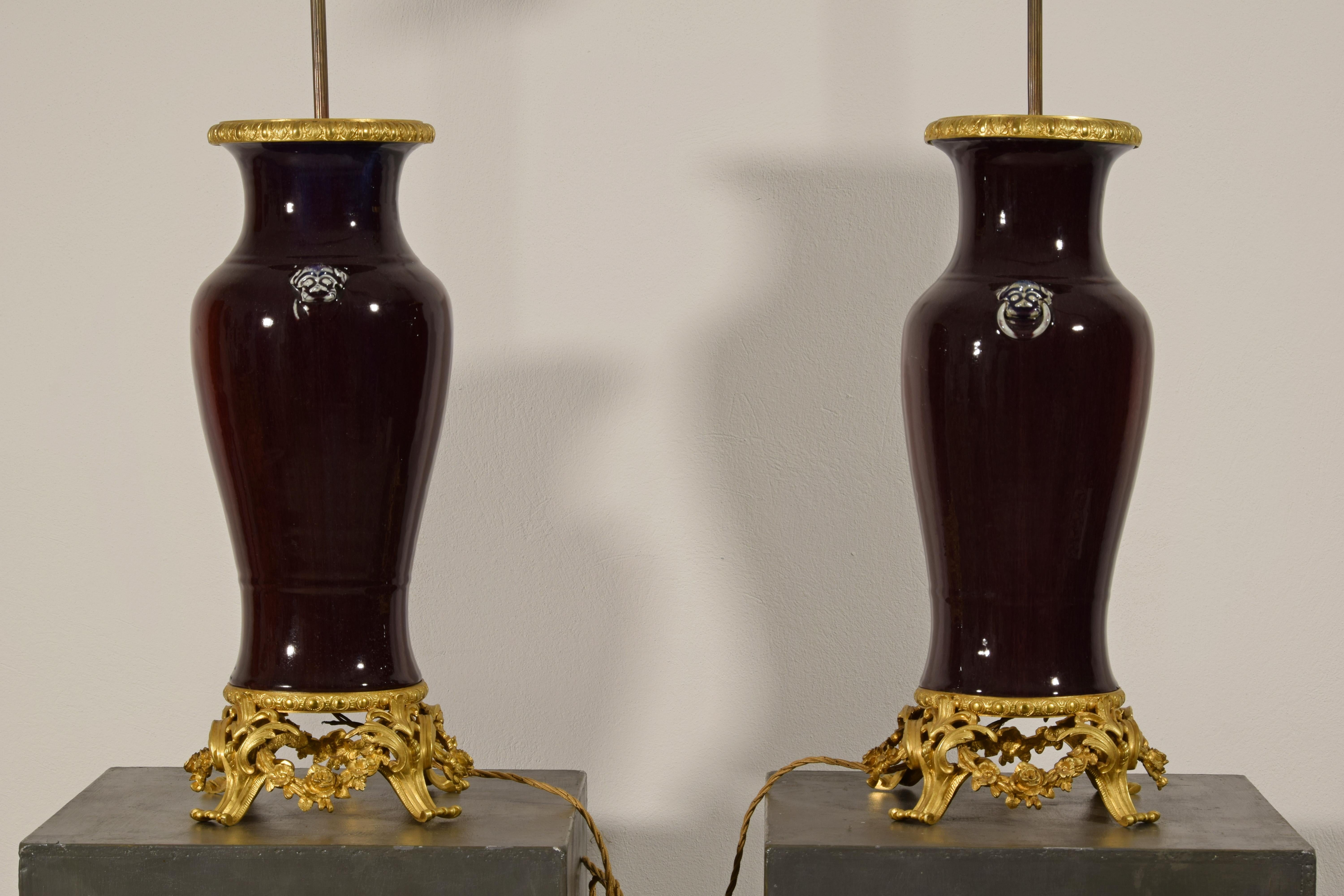 19th Century Pair of French Lamps with Chinese Ceramic Vase For Sale 14