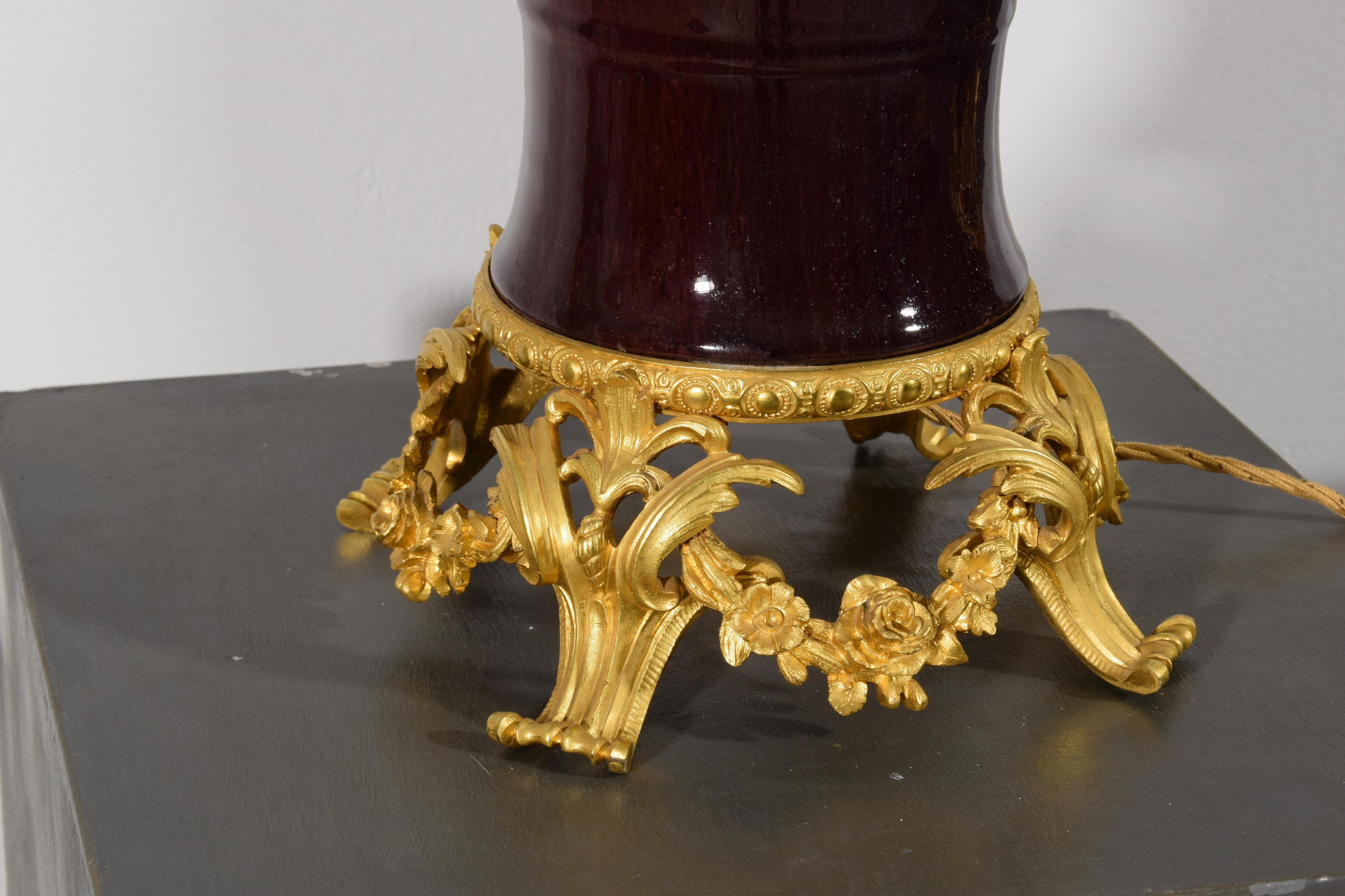 19th Century Pair of French Lamps with Chinese Ceramic Vase 15