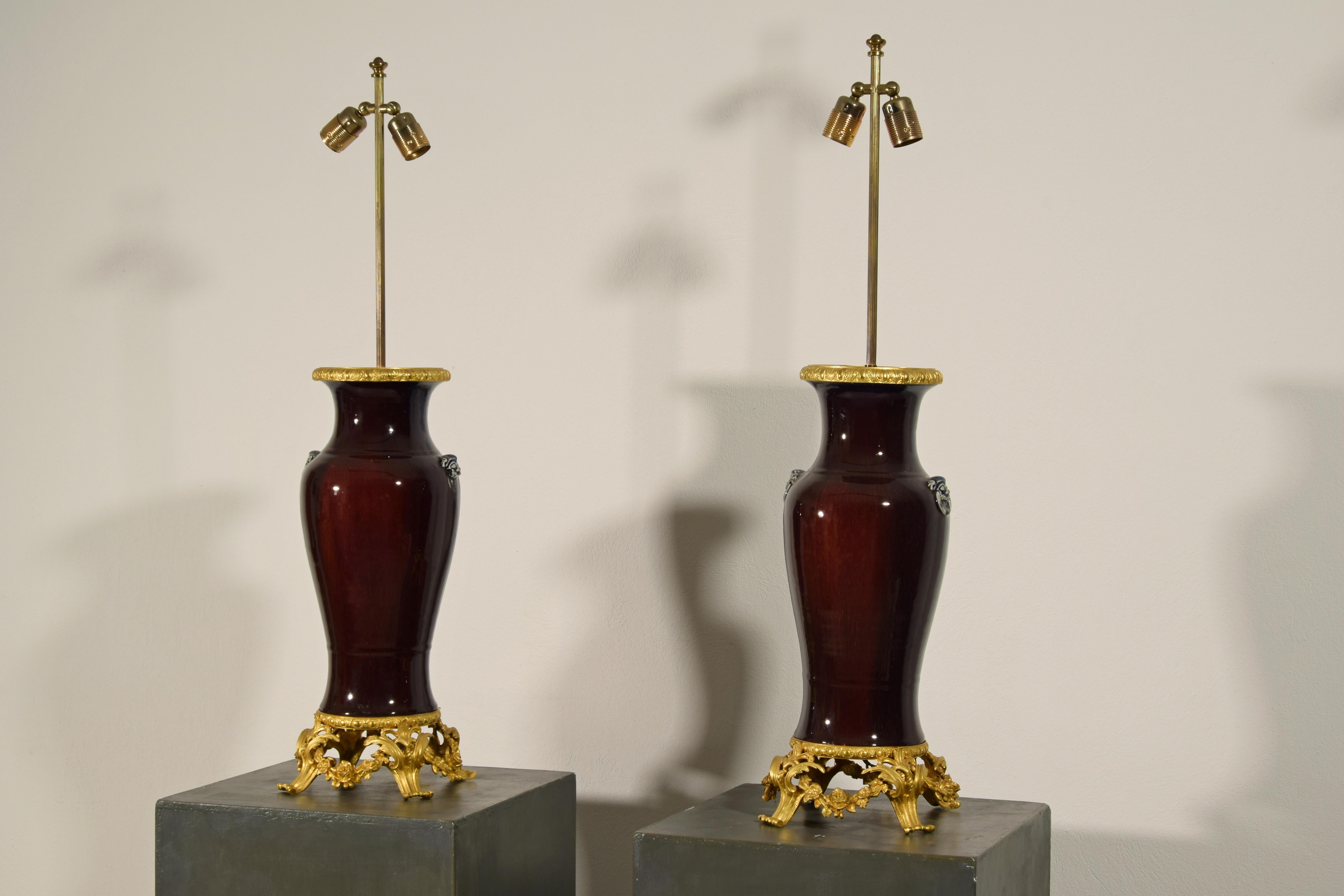 Gilt 19th Century Pair of French Lamps with Chinese Ceramic Vase For Sale