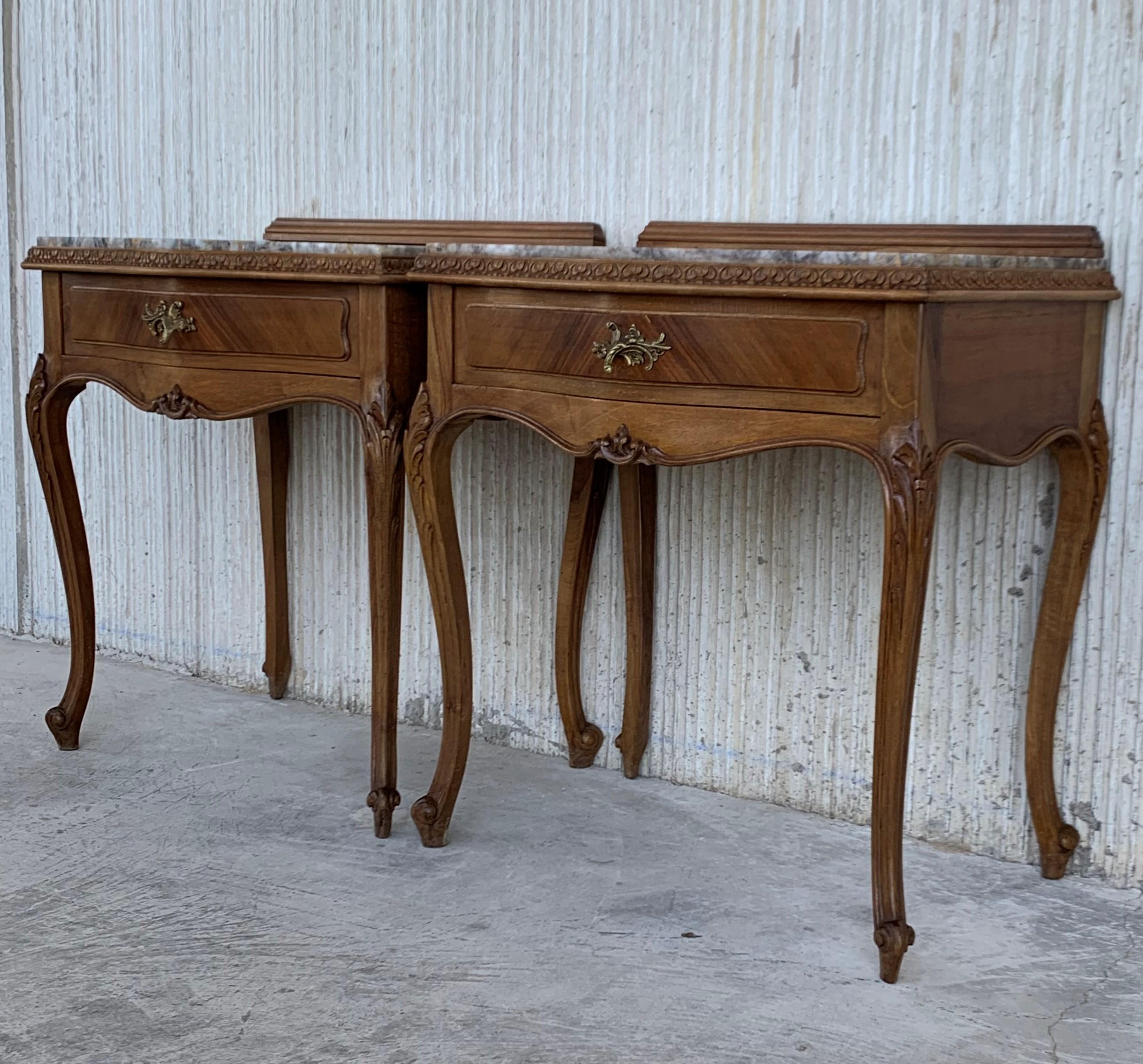 19th Century Pair of French Louis XV Carved Nightstands 6