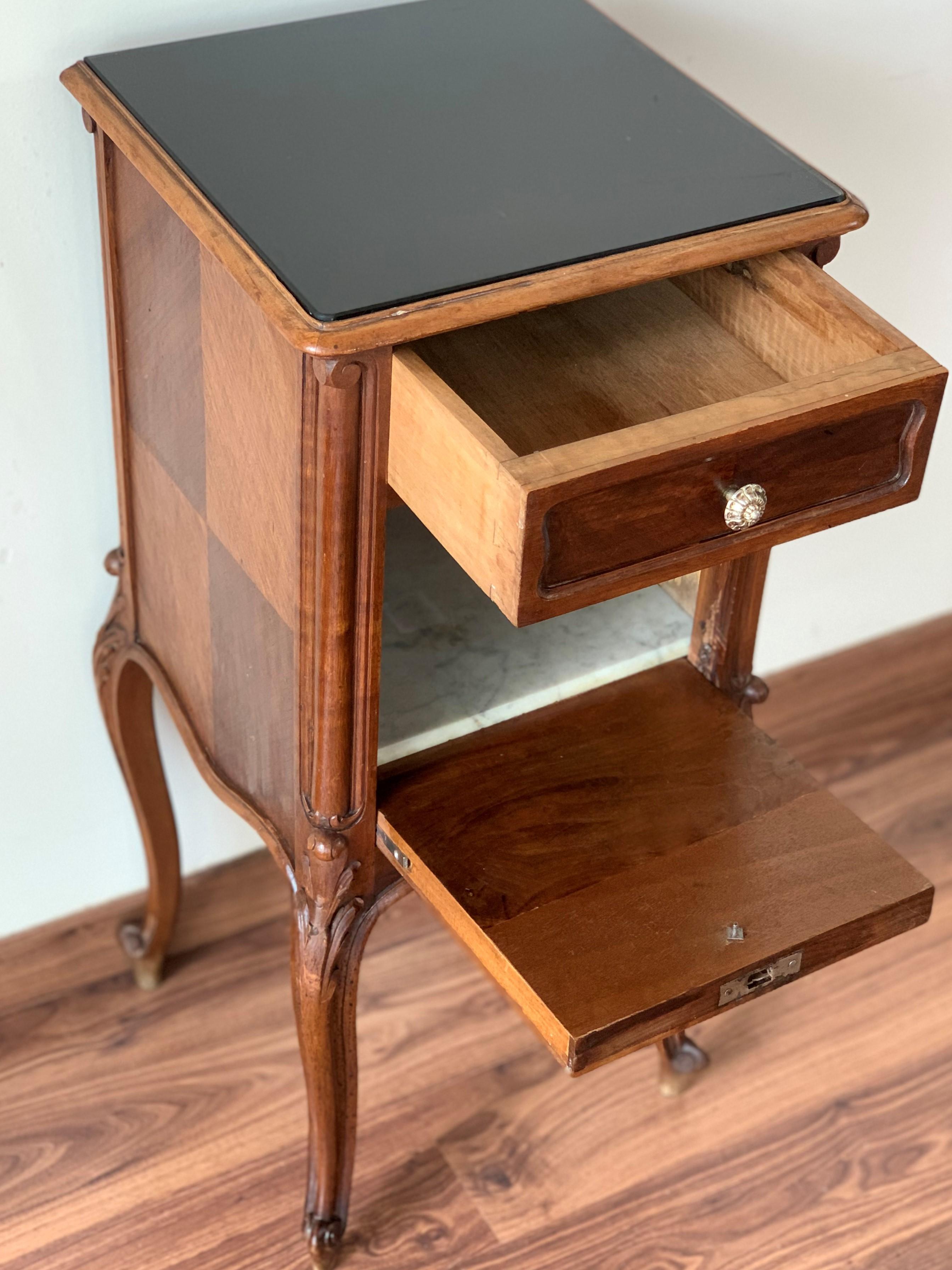 19th Century Pair of French Louis XV Carved Nightstands 8