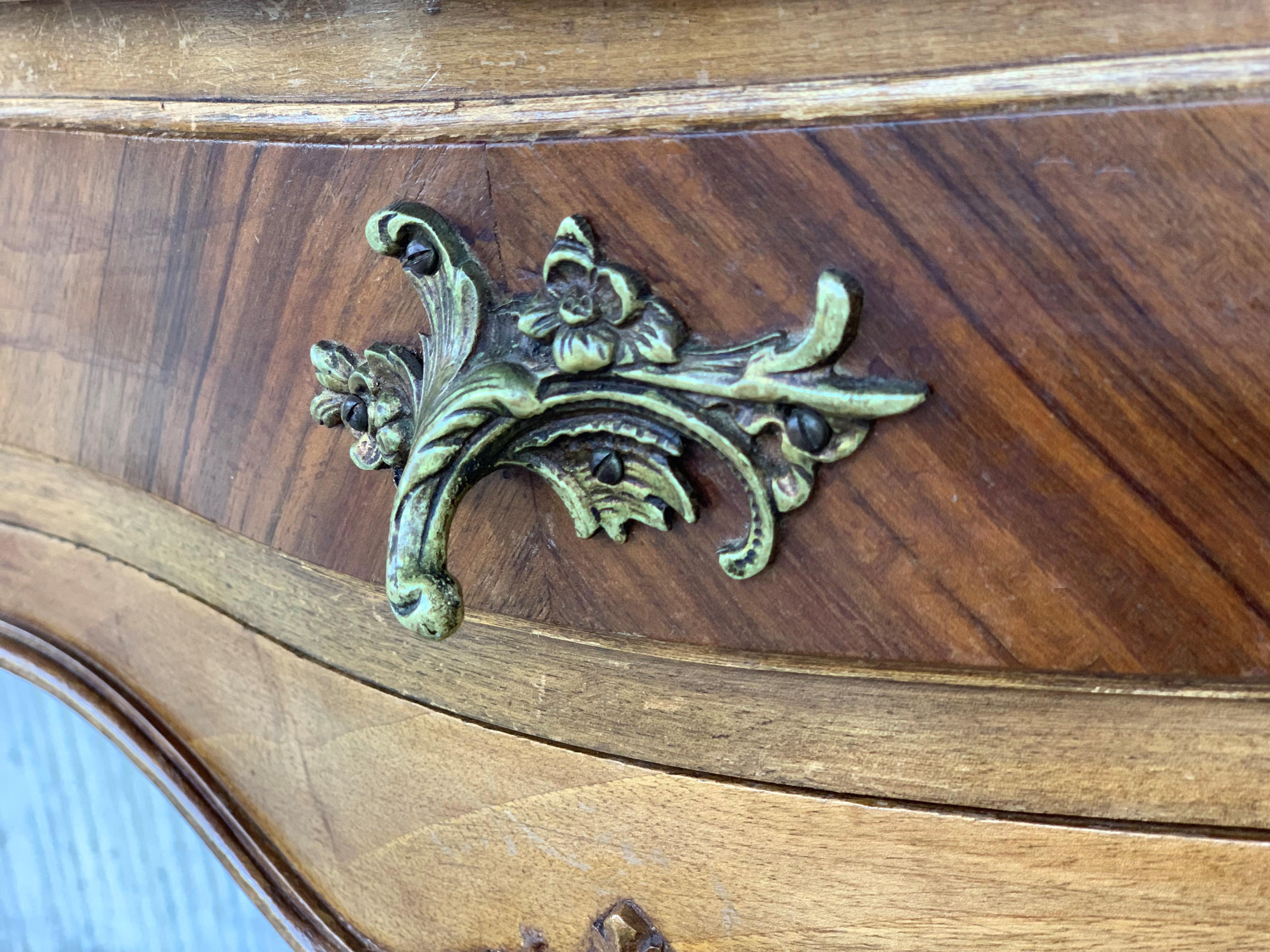 19th Century Pair of French Louis XV Carved Nightstands 1