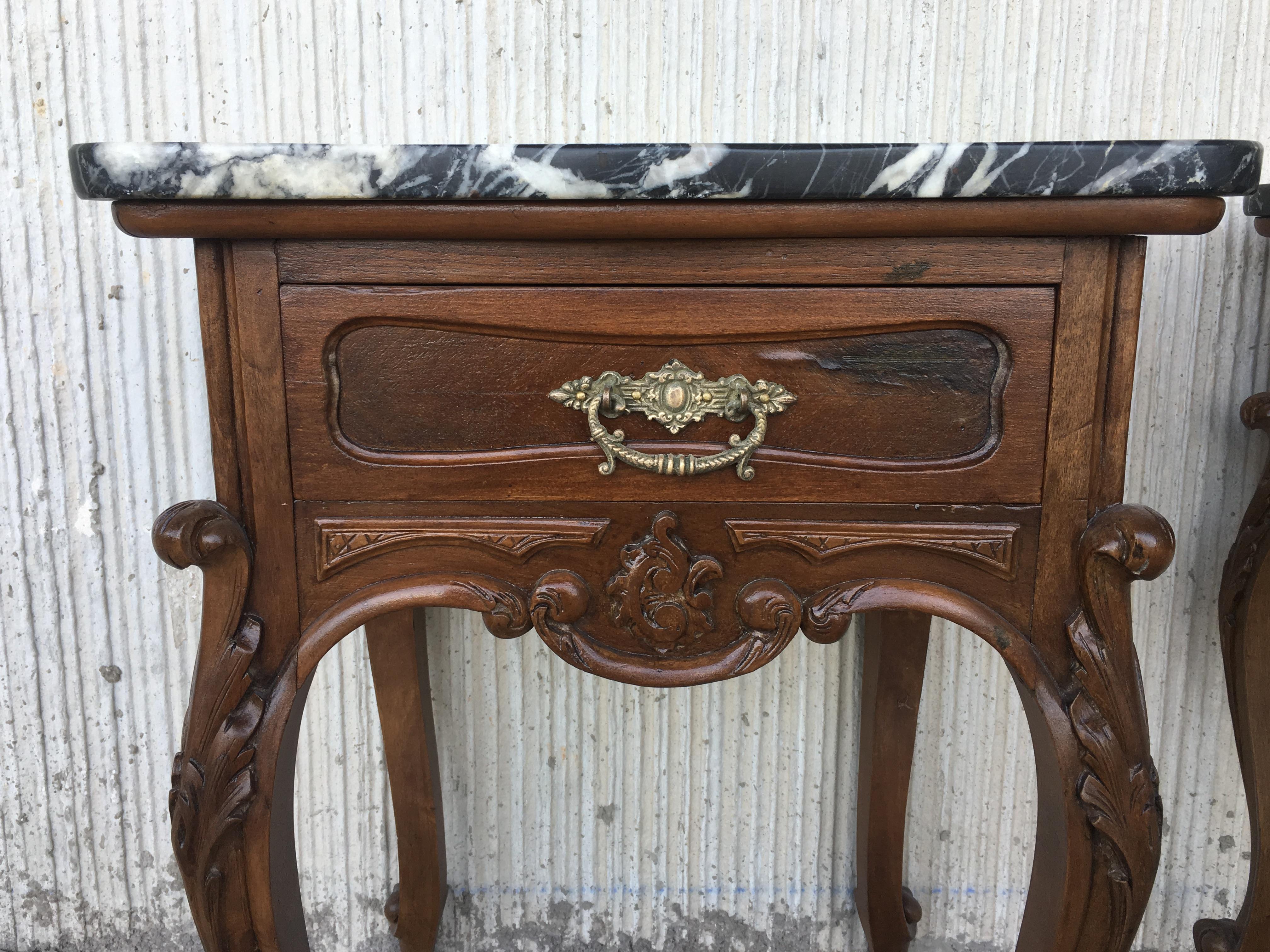 19th Century Pair of French Louis XV Carved Nightstands 4