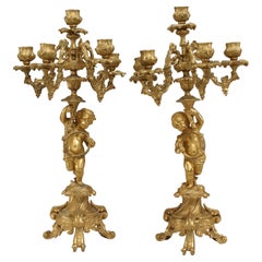 Siglo XIX Pareja de Candelabros Cupido Dore de Bronce Estilo Luis XV Francés