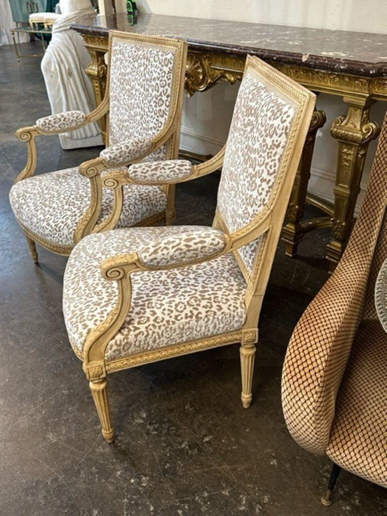 19th Century Pair of French Louis XVI Carved and Bleached Side Chairs For Sale 2