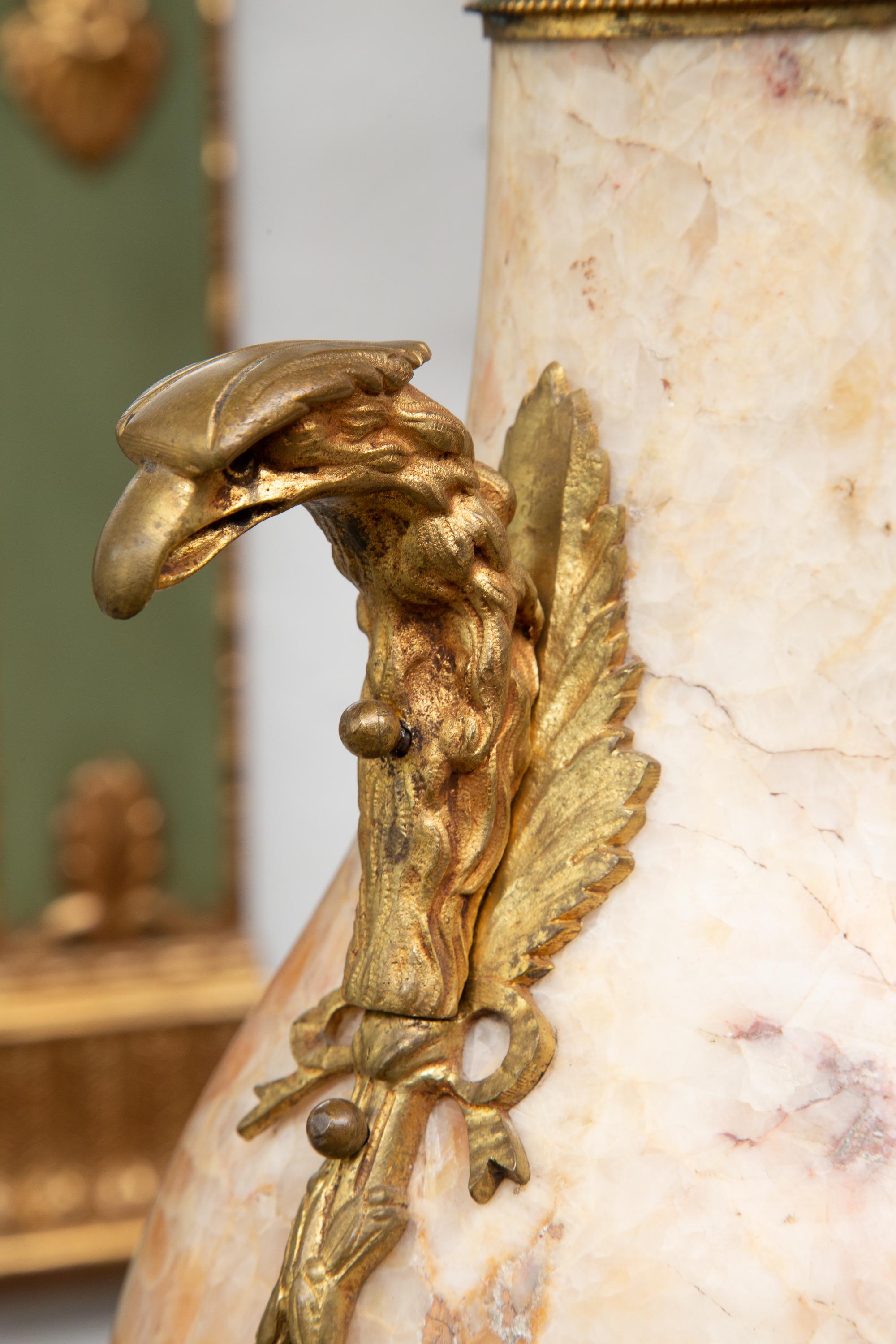 Autre Paire de Cassolettes françaises en marbre du 19ème siècle en vente