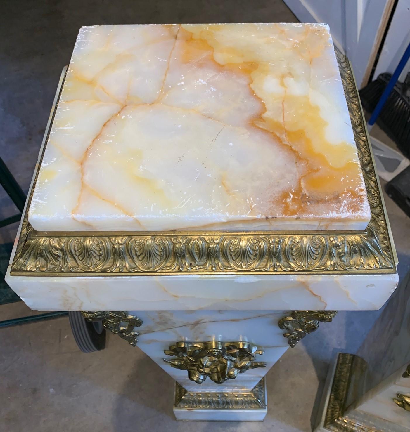 19th Century Pair of French Marble and Onyx Pedestals In Good Condition In Dallas, TX