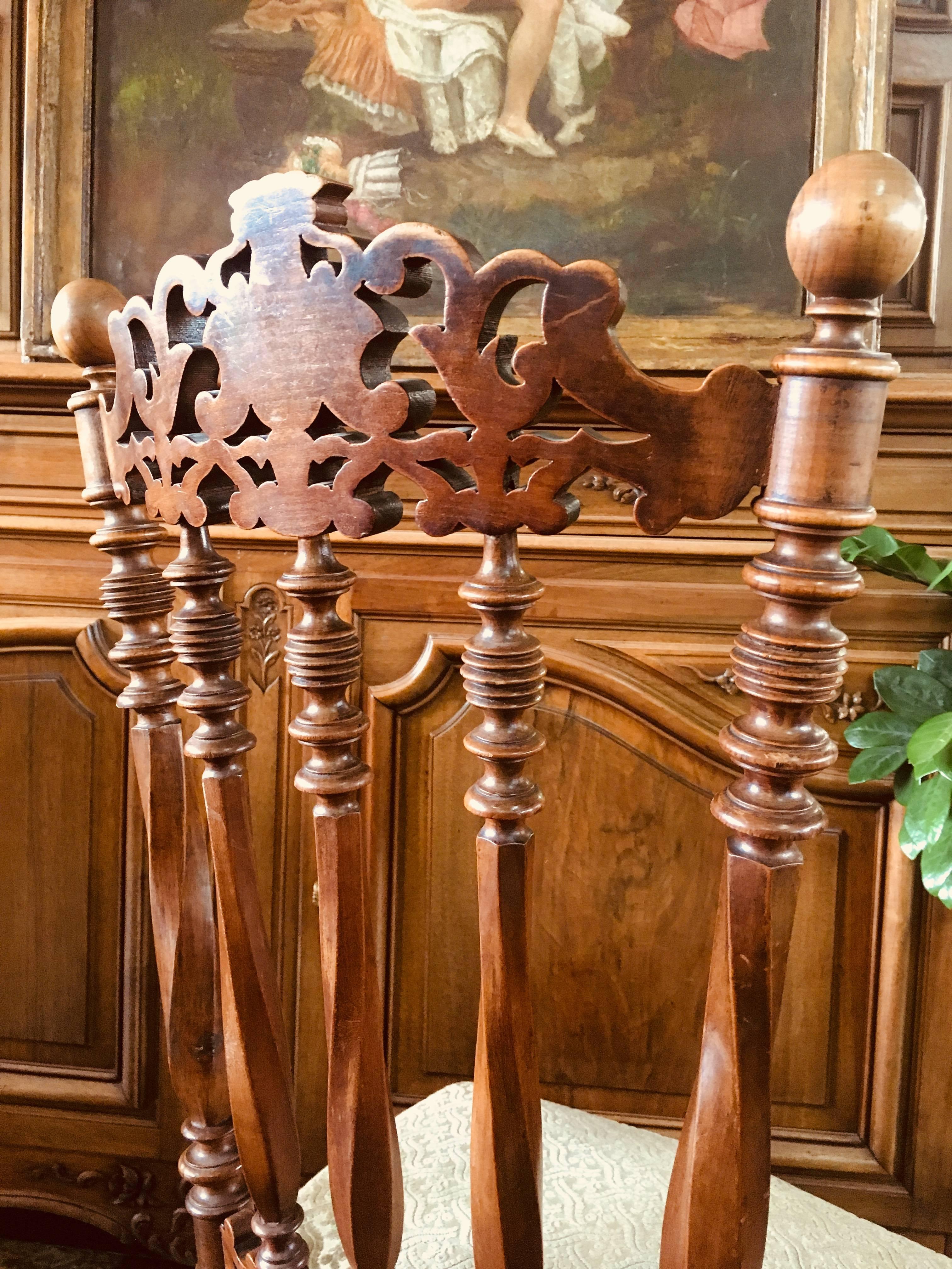 19th Century Pair of French Natural Wood Chairs with Openwork Back For Sale 1