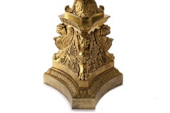 19. Jahrhundert Ein Paar französische oder russische Kandelaber aus vergoldeter Bronze, um 1830