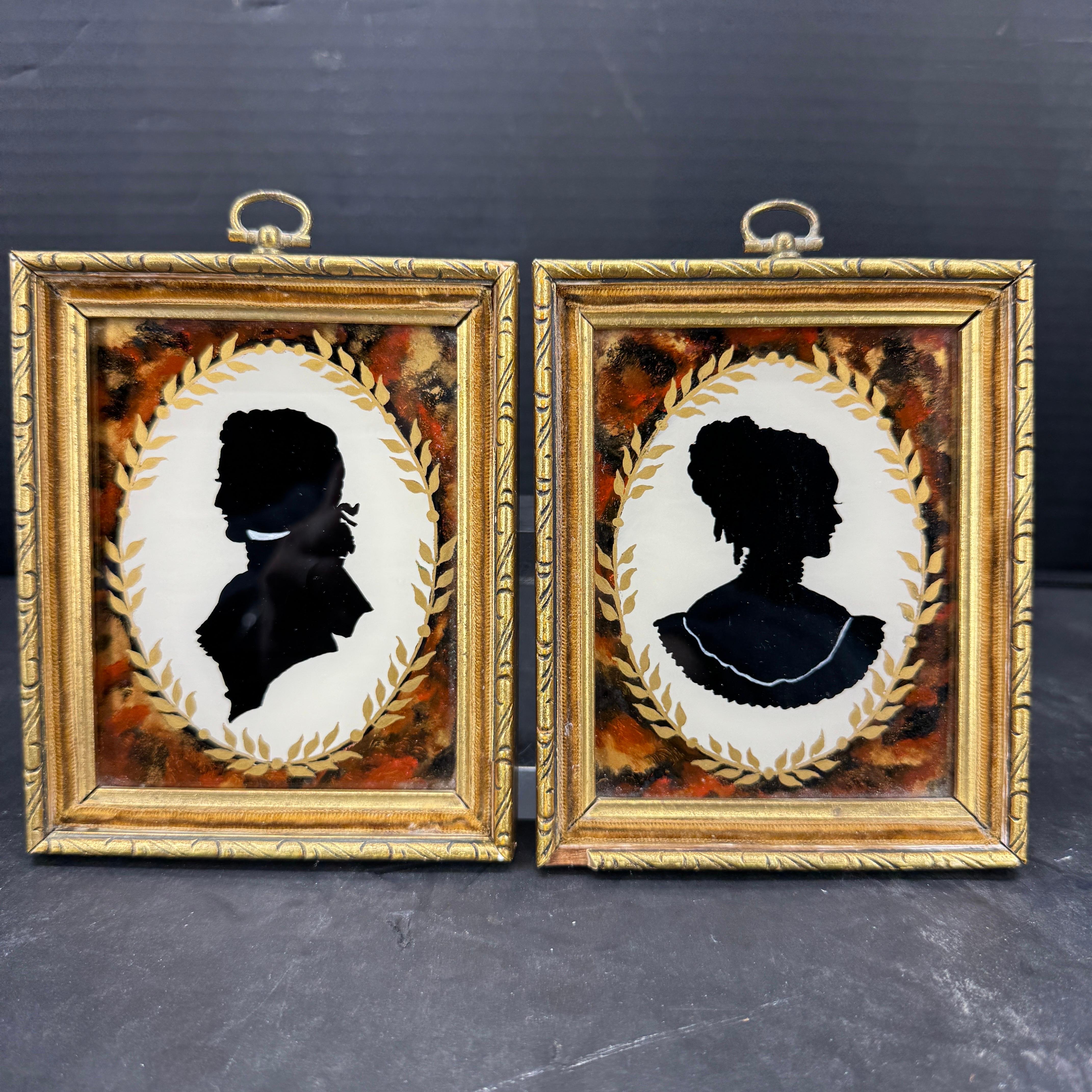 Siglo XIX Pareja de Siluetas de Perfil Francesas Pintadas al Reverso Arte Imperio en venta