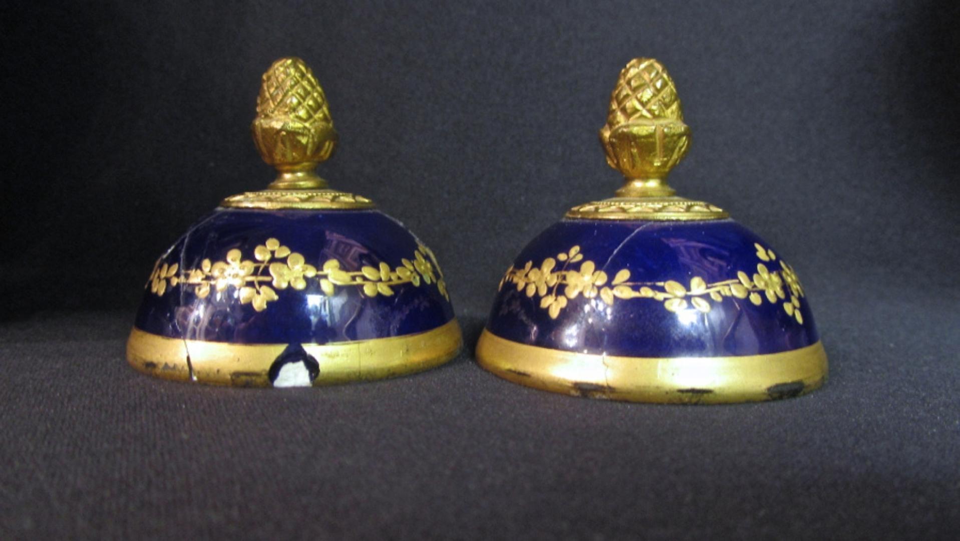 19th Century Pair of French Sevres Porcelain Lidded Vases For Sale 4