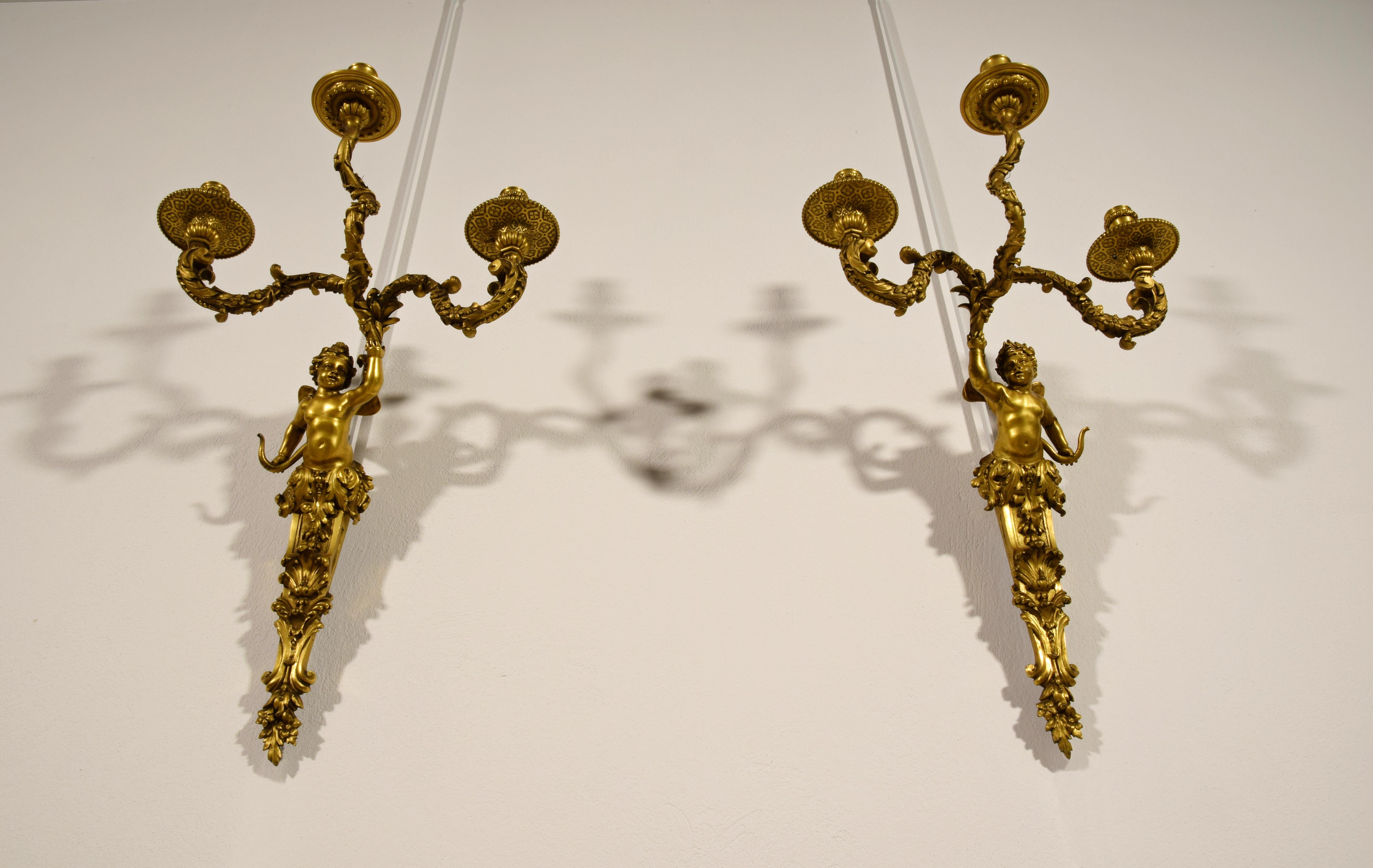 19th Century, Pair of French Three-Light Gilt Bronze Sconces For Sale 2