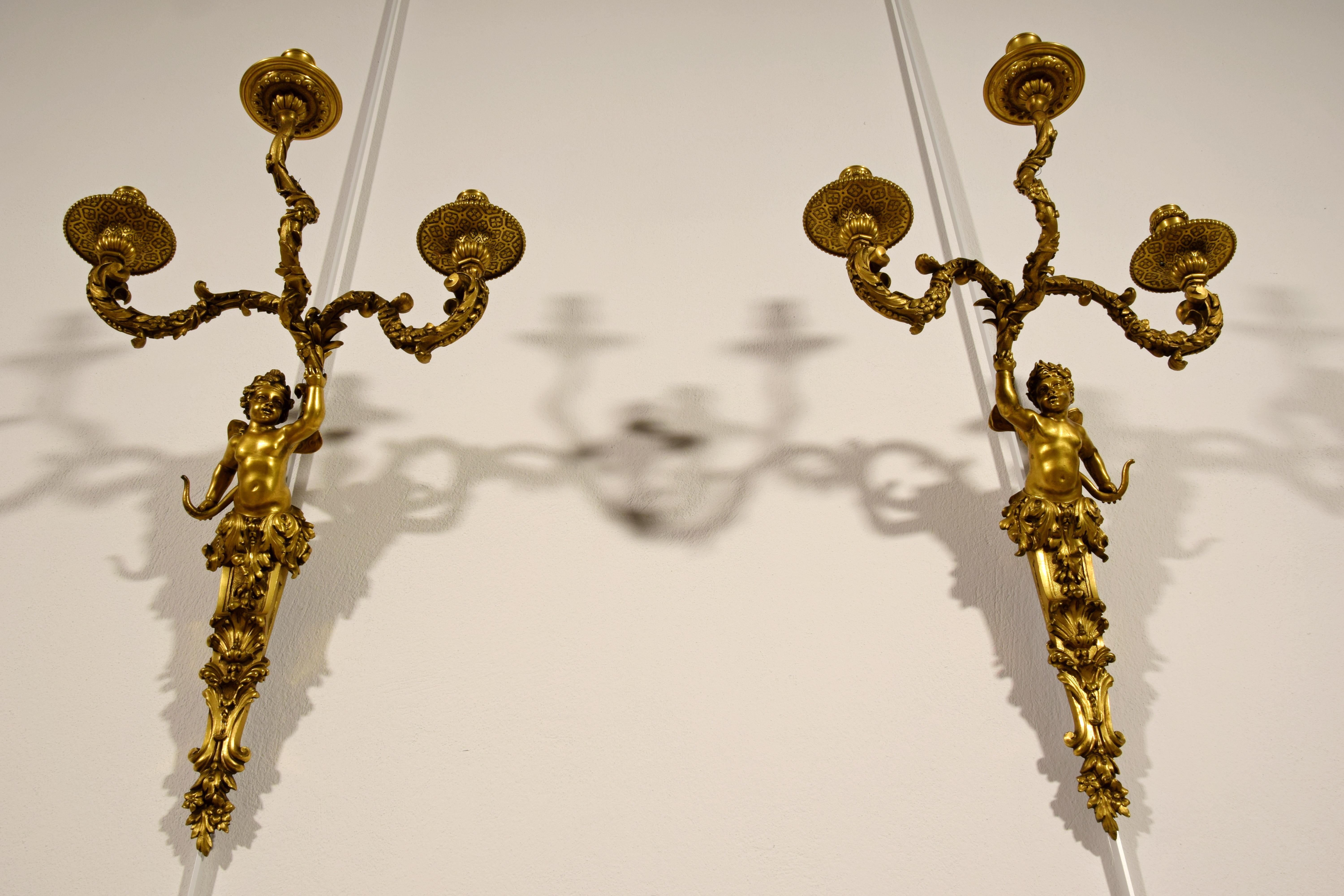 19th Century, Pair of French Three-Light Gilt Bronze Sconces For Sale 3