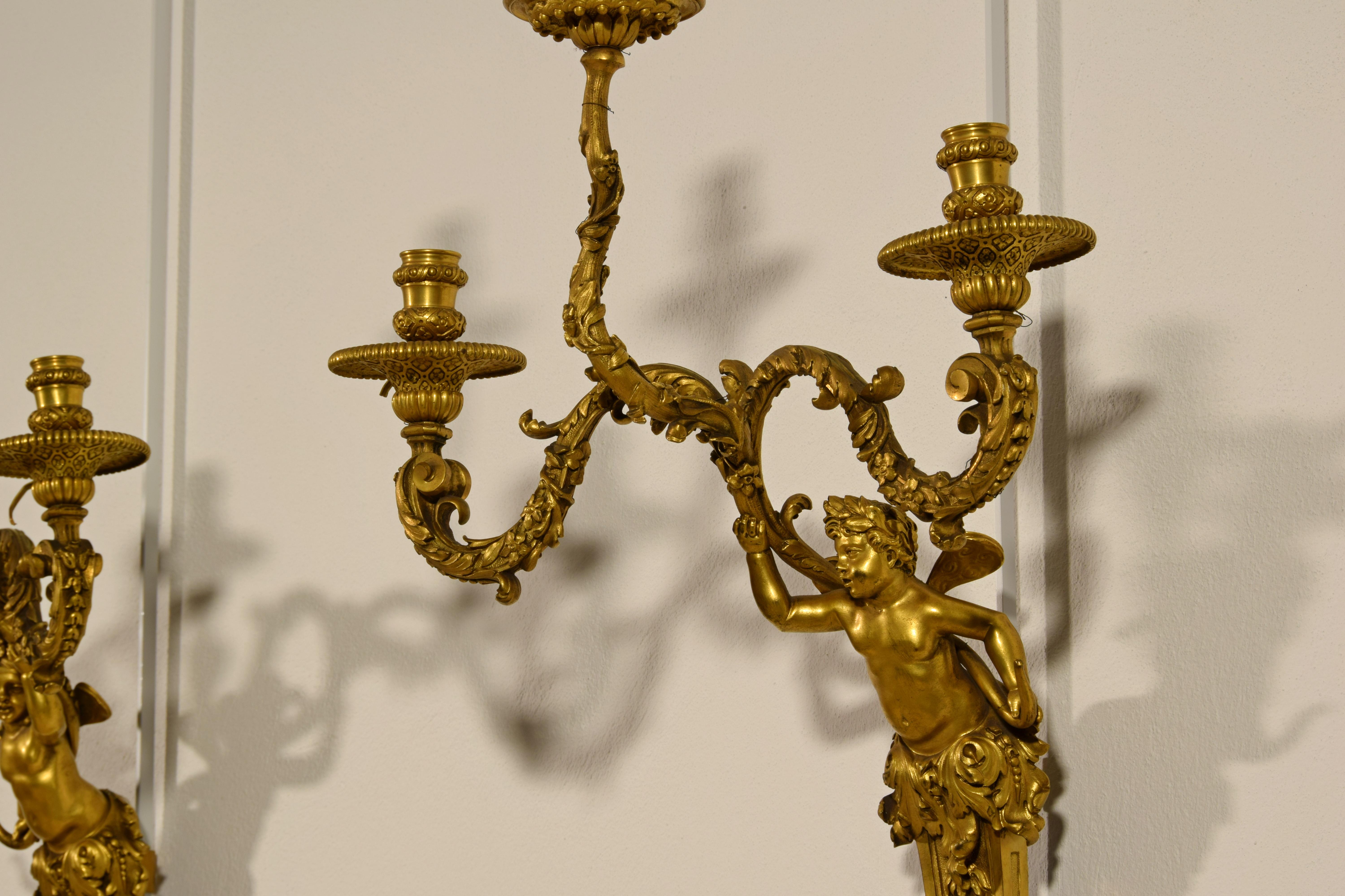 19th Century, Pair of French Three-Light Gilt Bronze Sconces For Sale 4