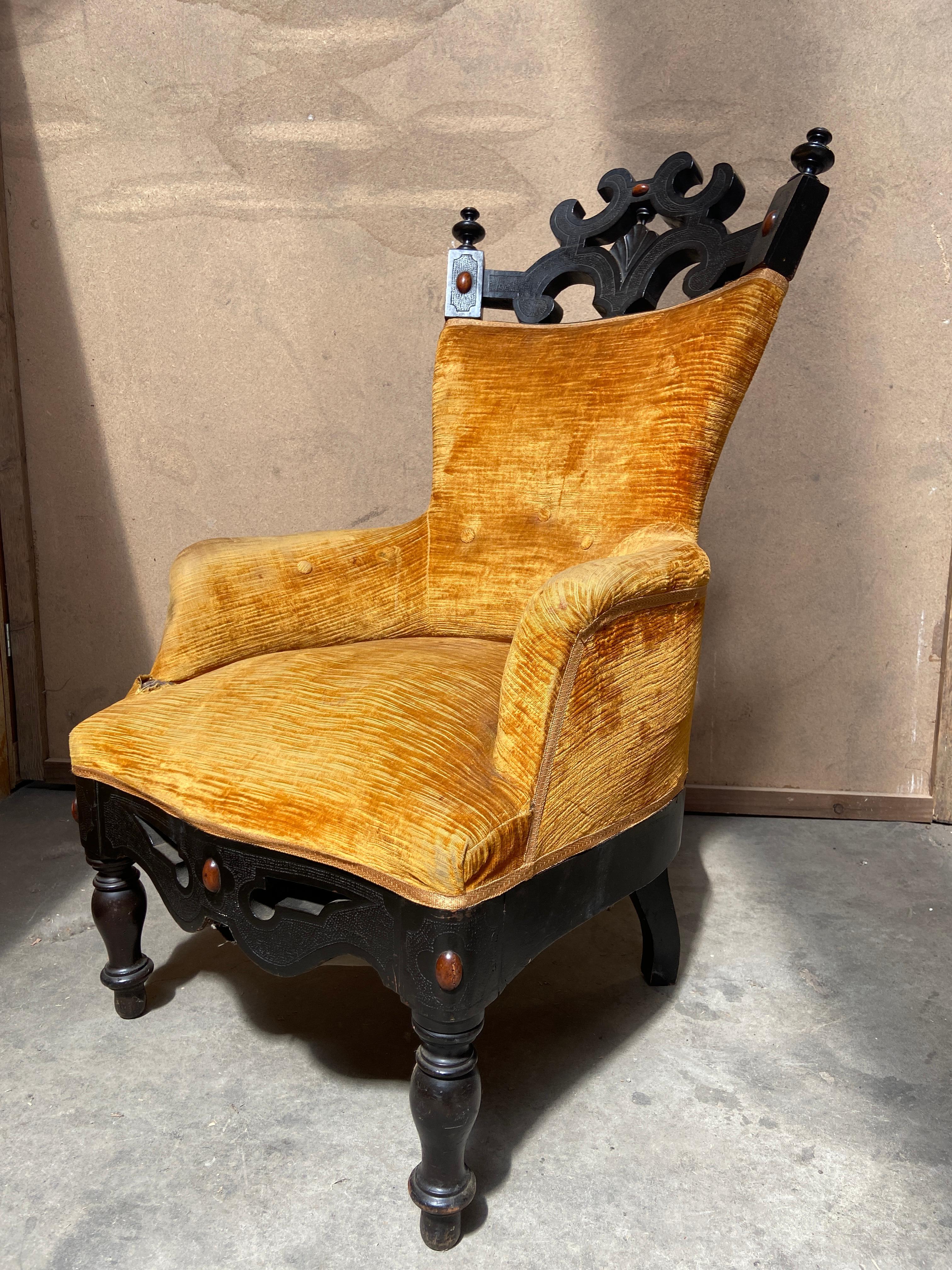 Paire de fauteuils en velours français du 19ème siècle avec bois ébénisé Bon état - En vente à Prato, IT