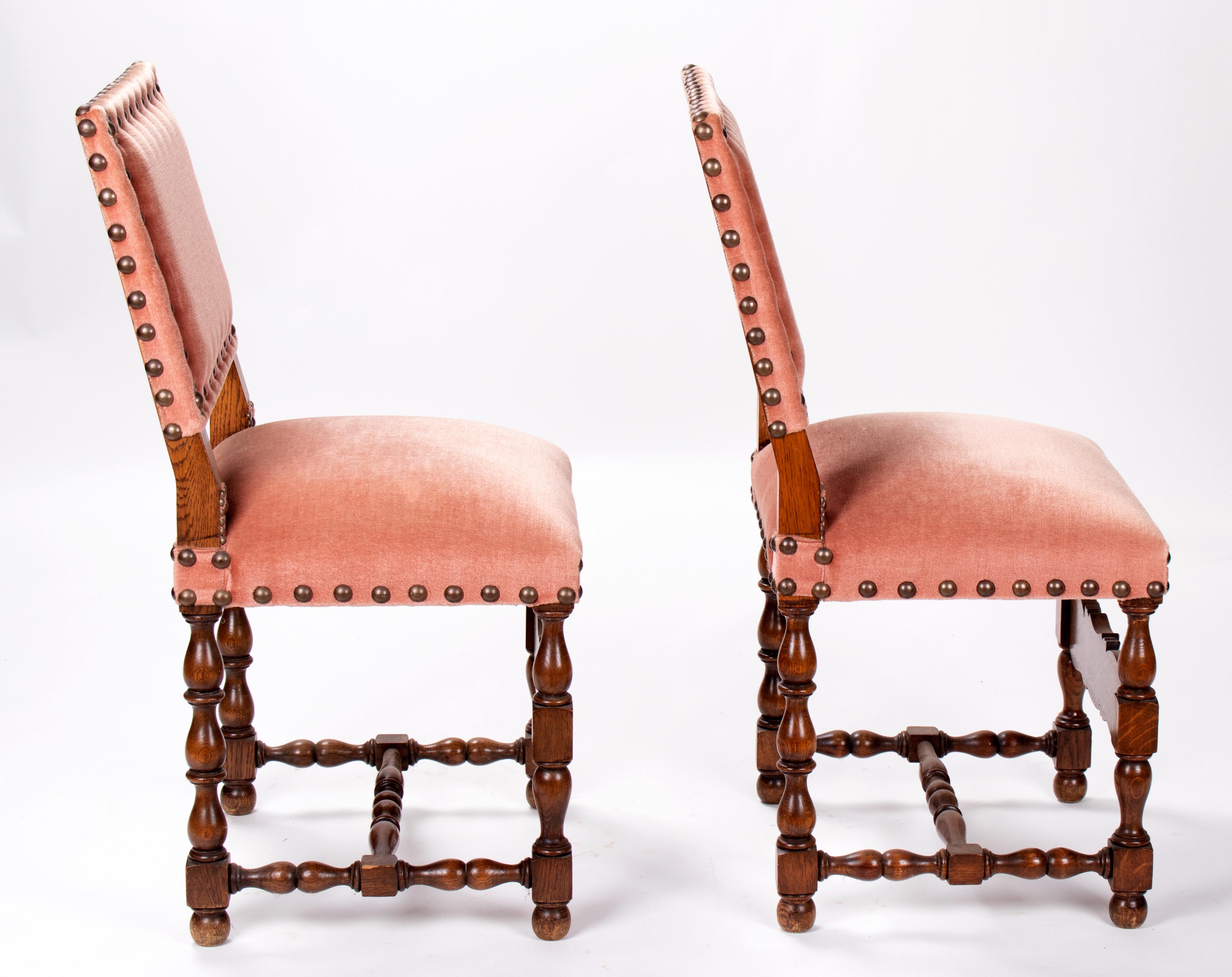 19th Century Pair of French Wooden Chairs Upholstered in Velvet In Good Condition For Sale In Marbella, ES