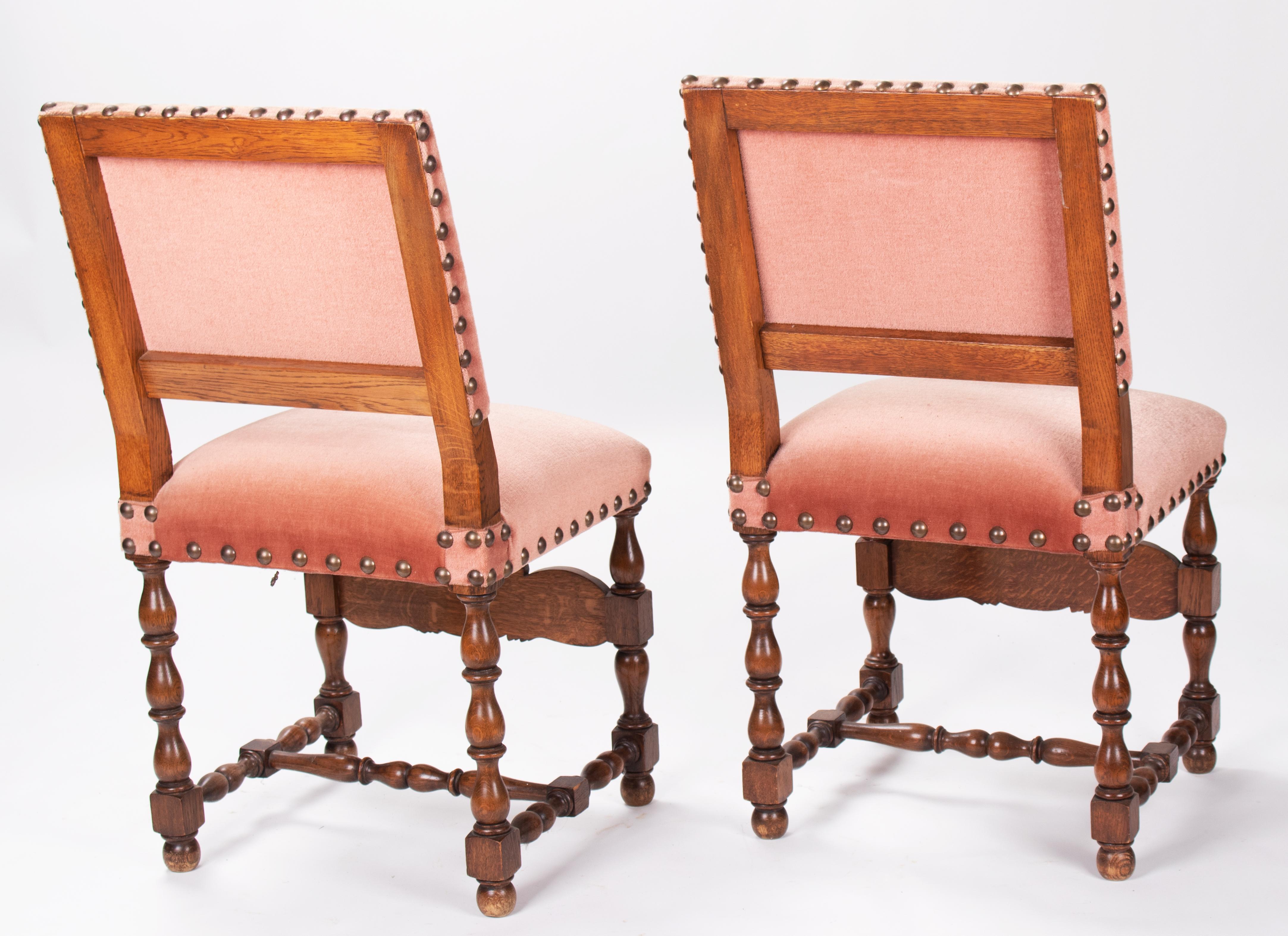 19th Century Pair of French Wooden Chairs Upholstered in Velvet For Sale 1