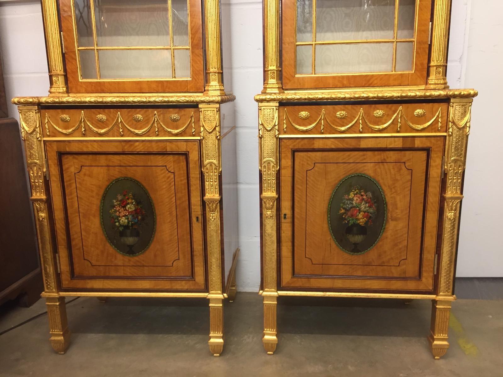 English 18th Century George III Satinwood Vitrines 1790 For Sale