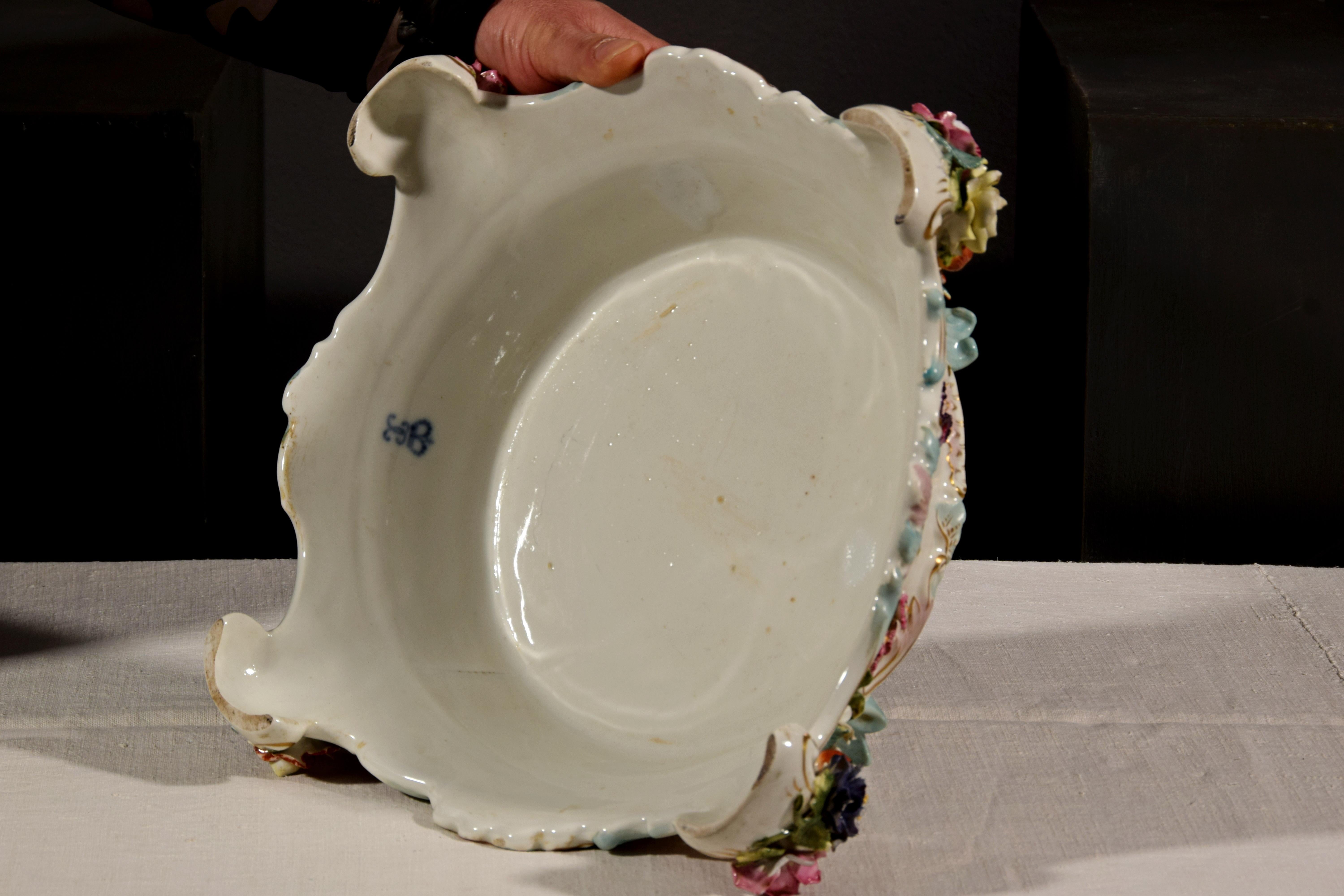 Paire de vases en porcelaine polychrome allemande du 19ème siècle en vente 9
