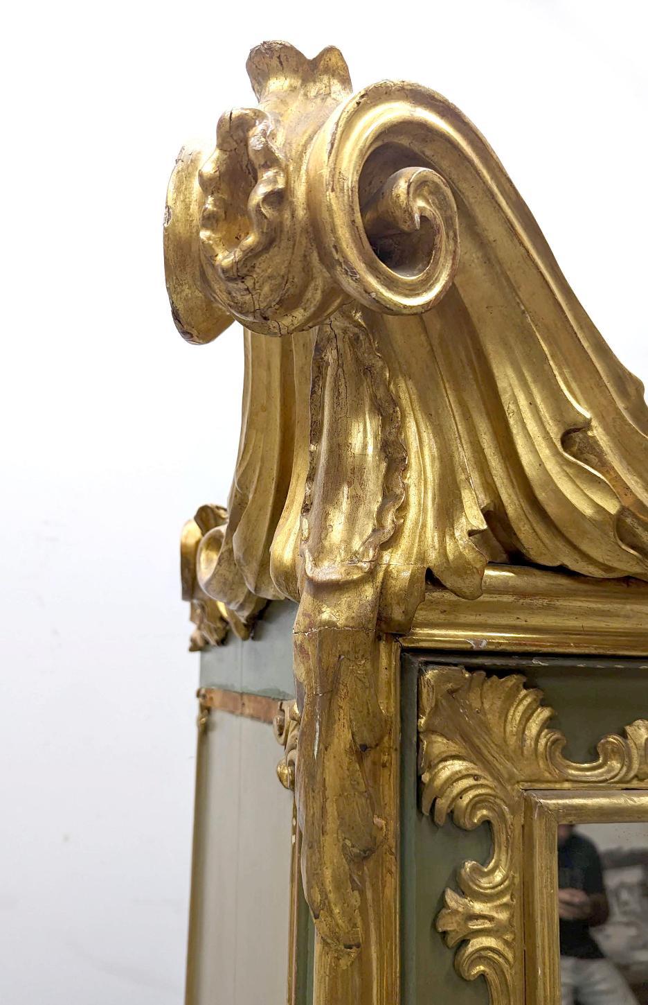 19. Jahrhundert Paar vergoldete Turiner Schränke  im Angebot 3