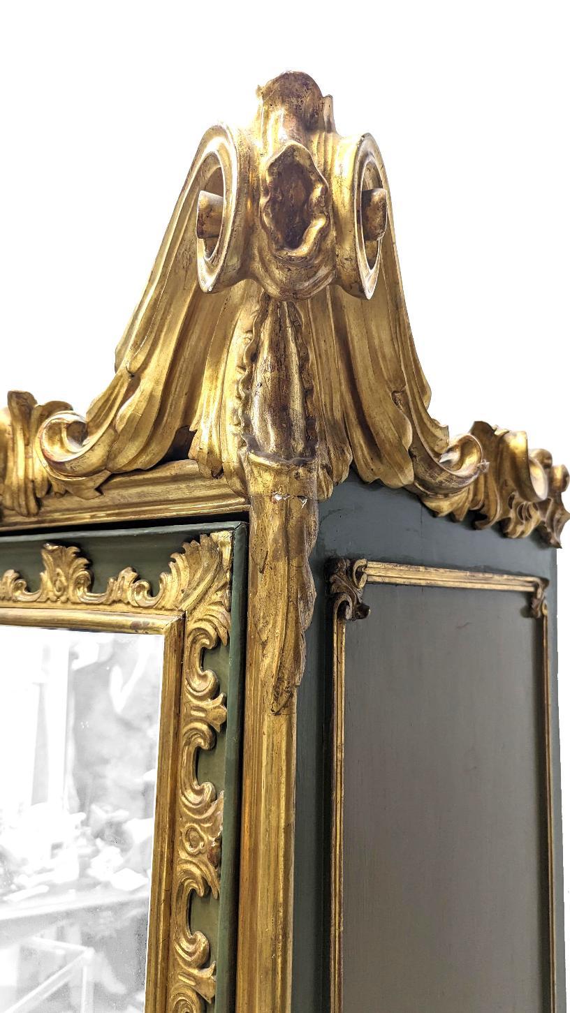 19. Jahrhundert Paar vergoldete Turiner Schränke  im Angebot 4