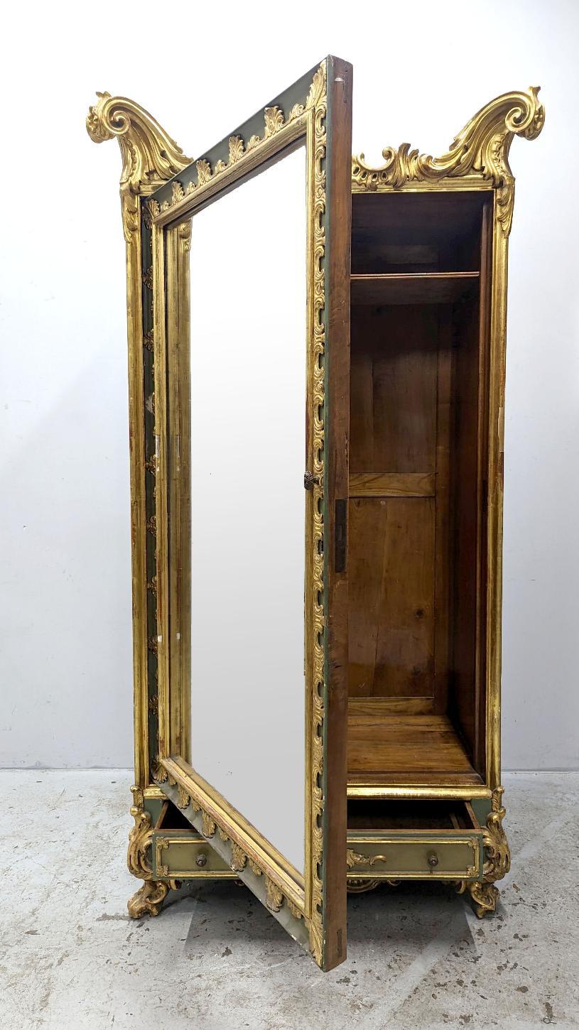 19th Century Pair of Gilted Turin Cabinets  In Fair Condition For Sale In Marseille, FR