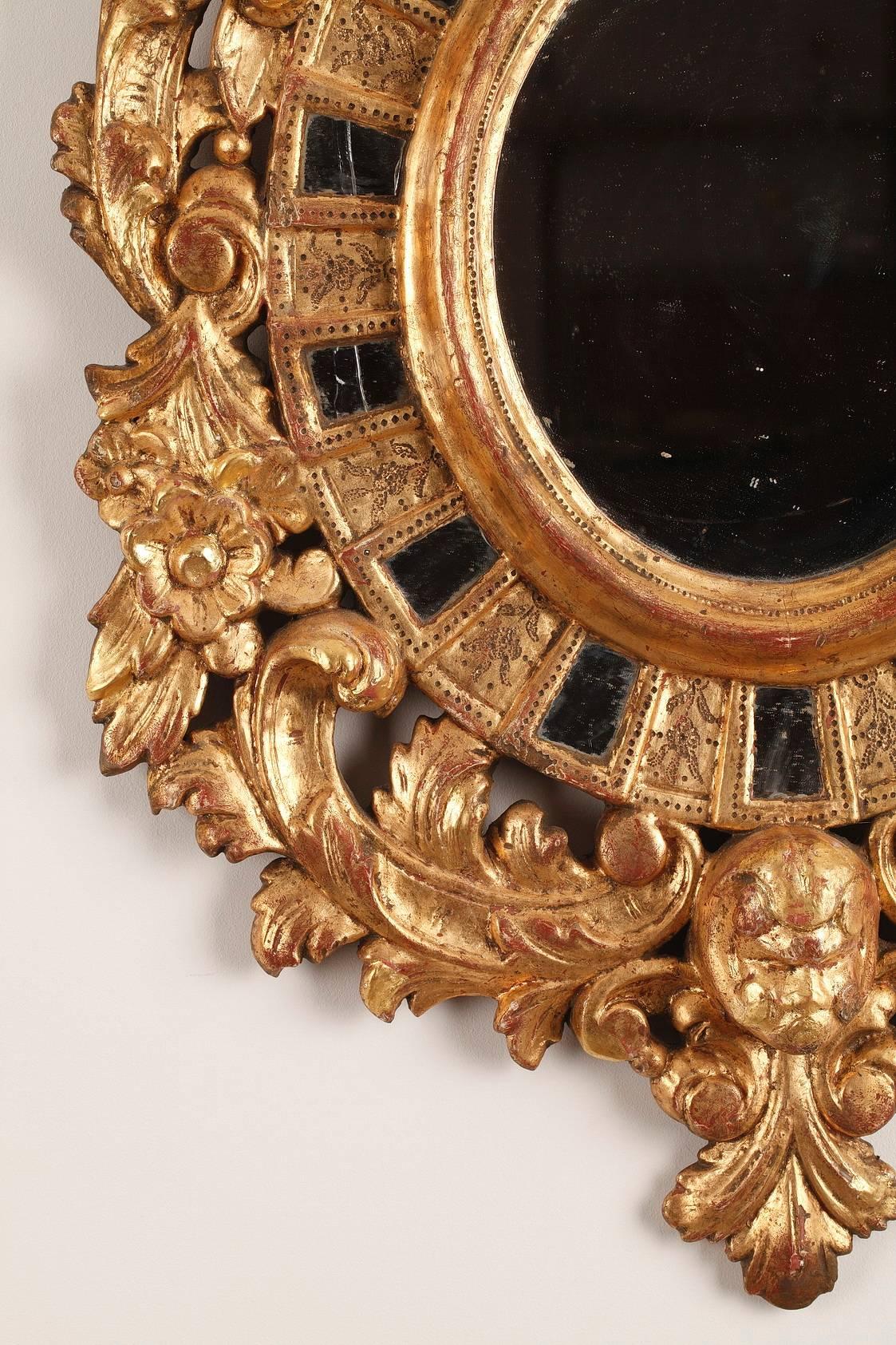 Paire de miroirs en bois doré de style vénitien du XIXe siècle en vente 4
