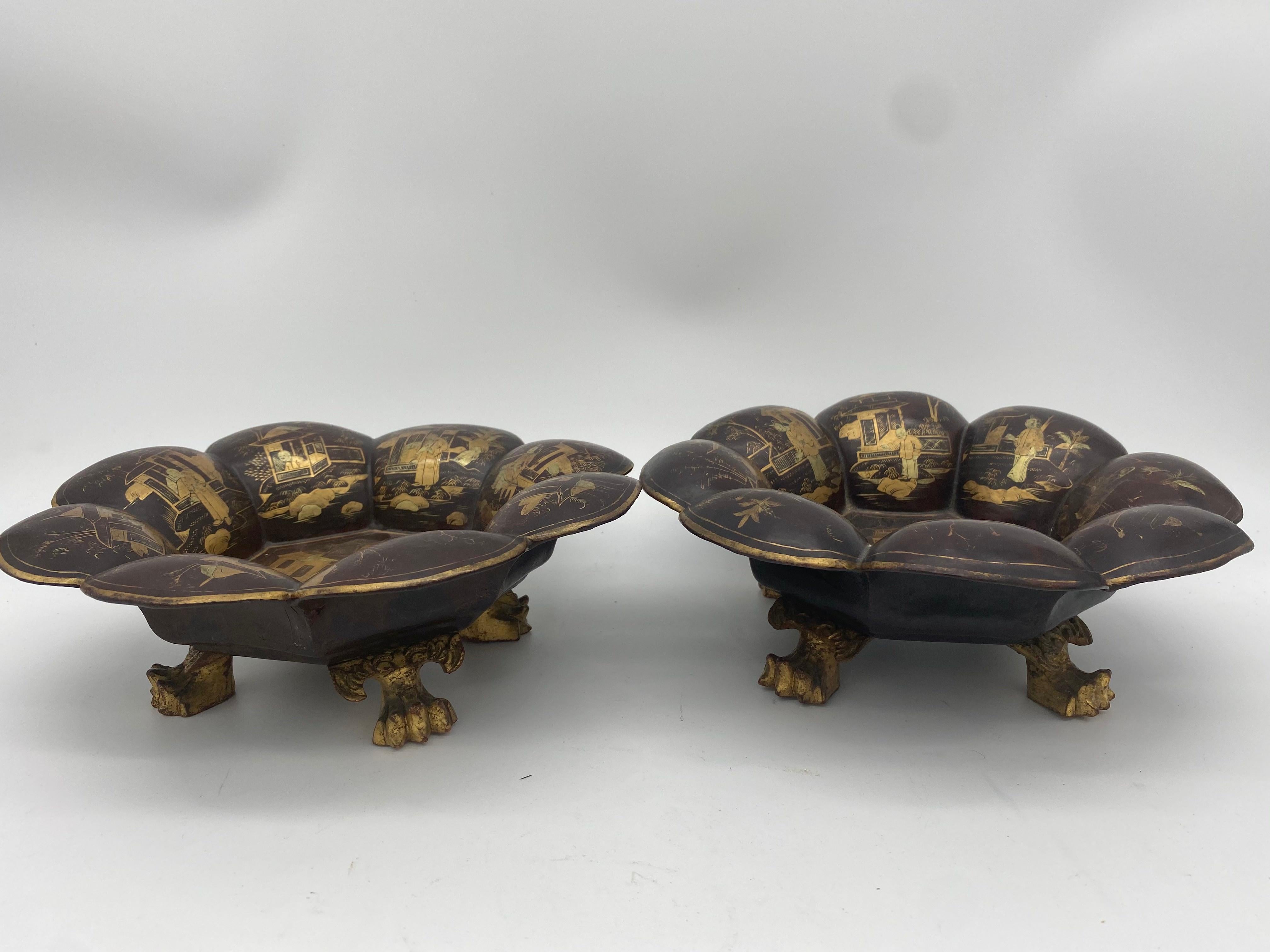 19th Century Pair of Golden Black Lacquer Chinese Plates For Sale 5