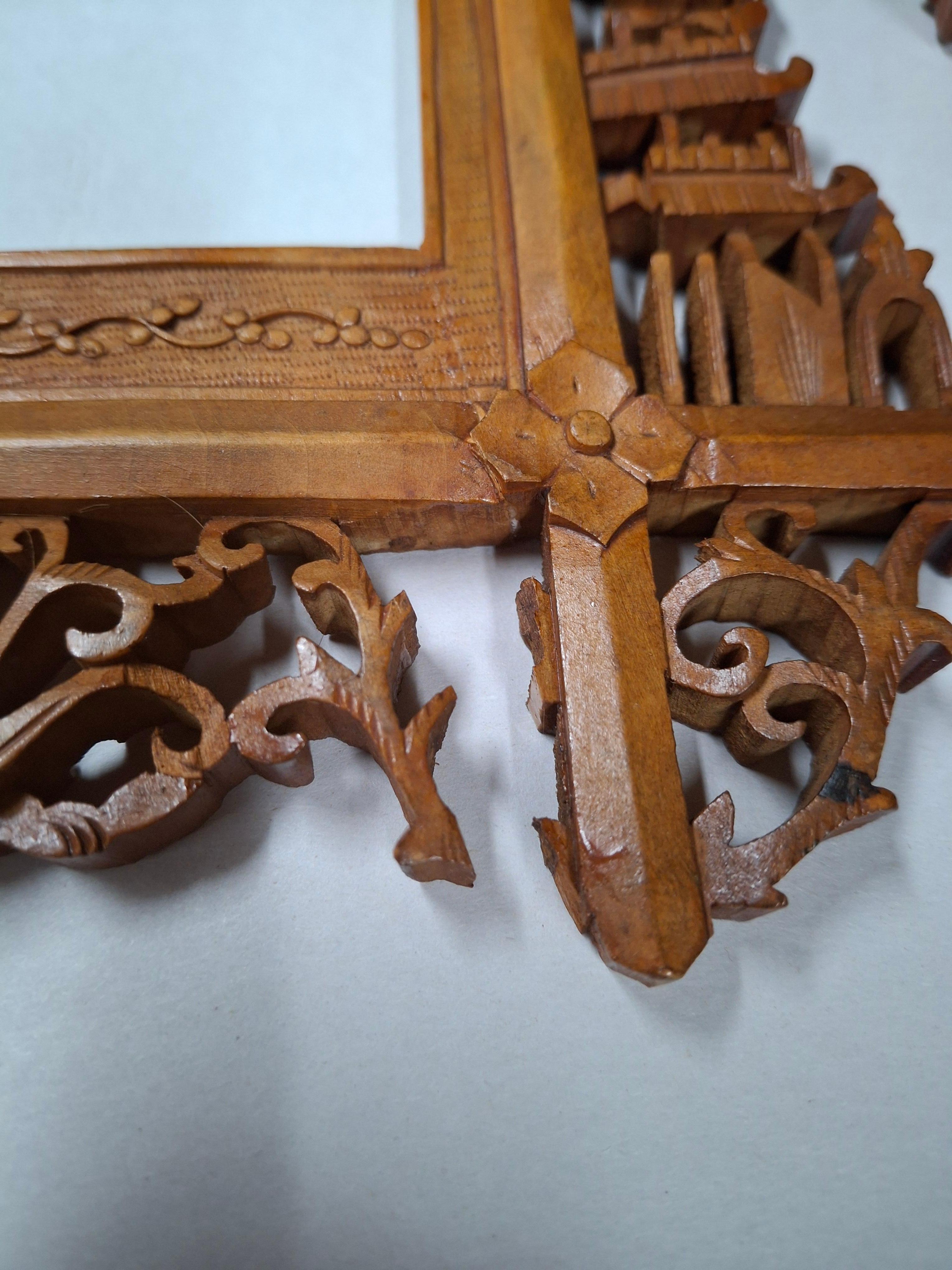 19th Century Pair of Hand Carved Anglo Indian Teak Wood Picture Frames For Sale 7