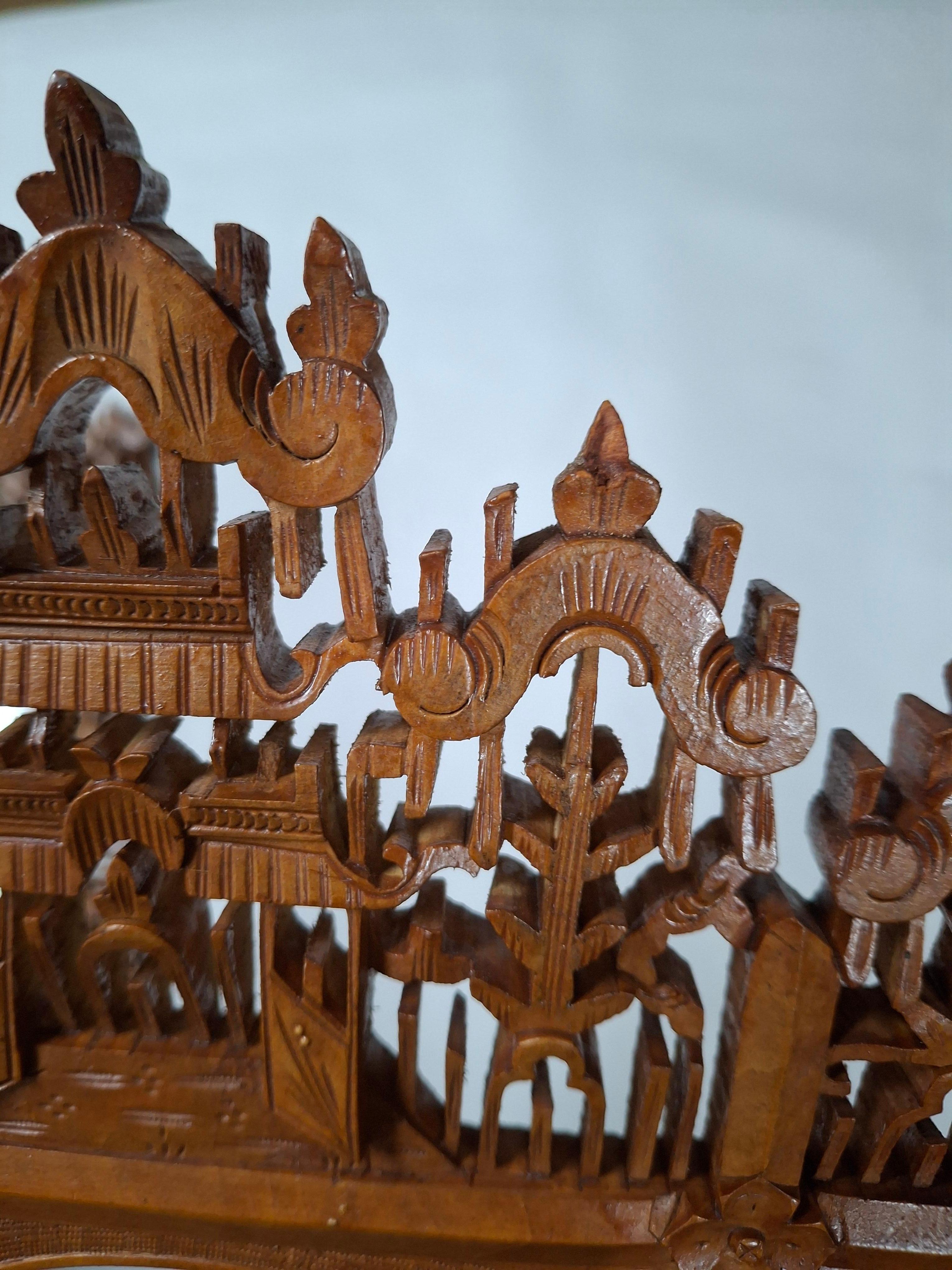 Hand-Carved 19th Century Pair of Hand Carved Anglo Indian Teak Wood Picture Frames For Sale