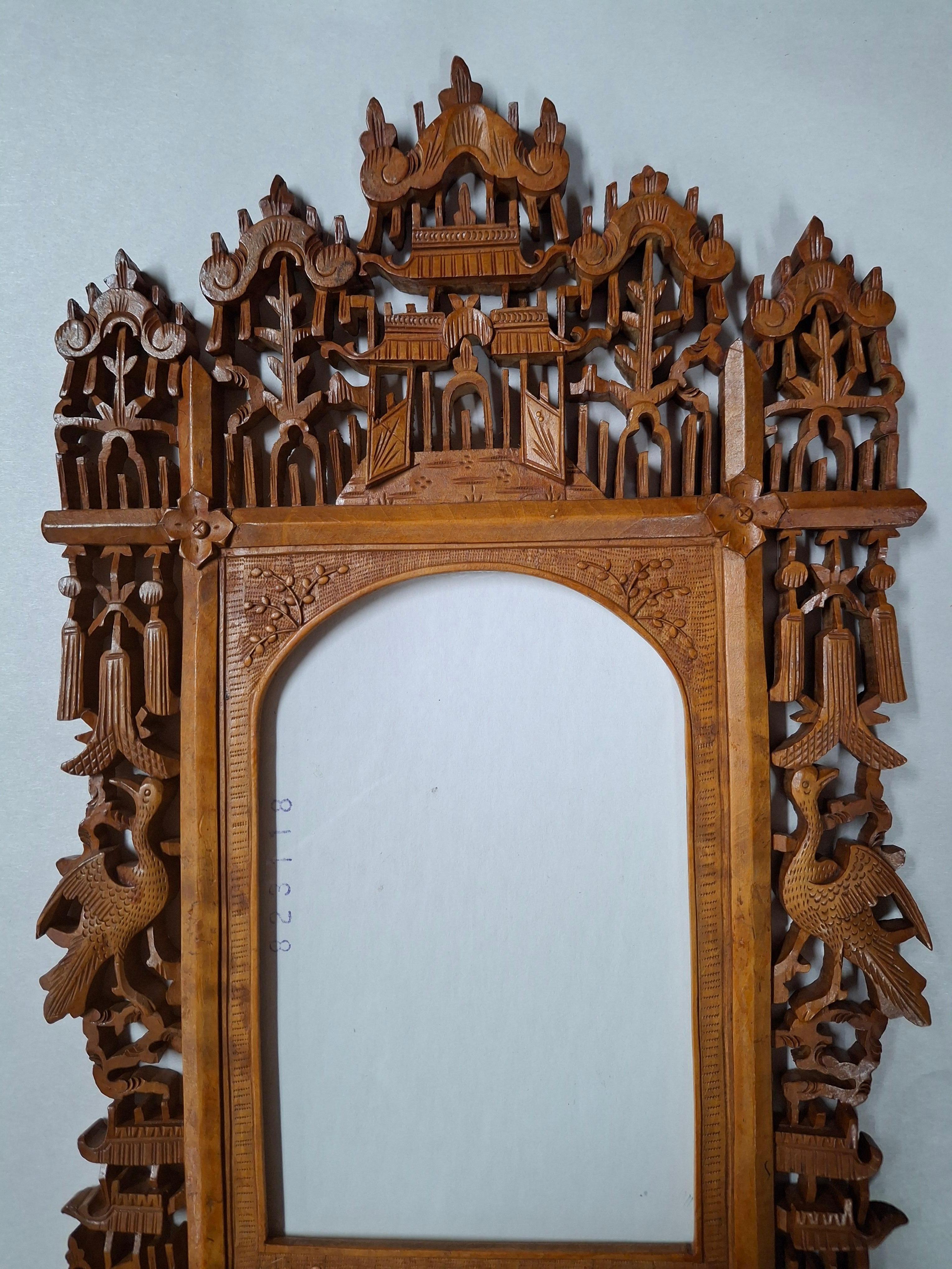 19th Century Pair of Hand Carved Anglo Indian Teak Wood Picture Frames For Sale 3