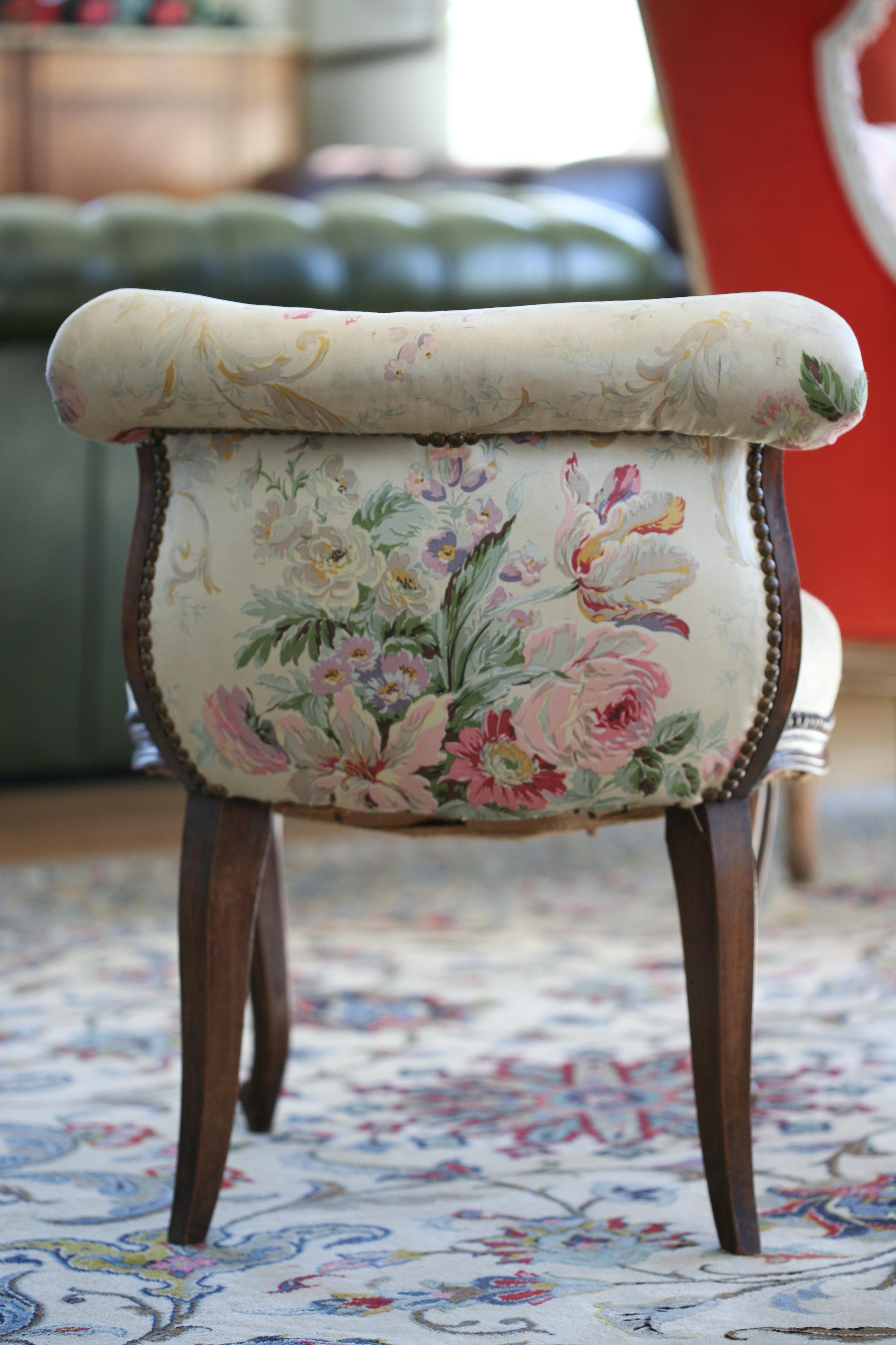 French 19th Century Pair of Hand-Carved Walnut Ladies Chairs in Louis XV Style