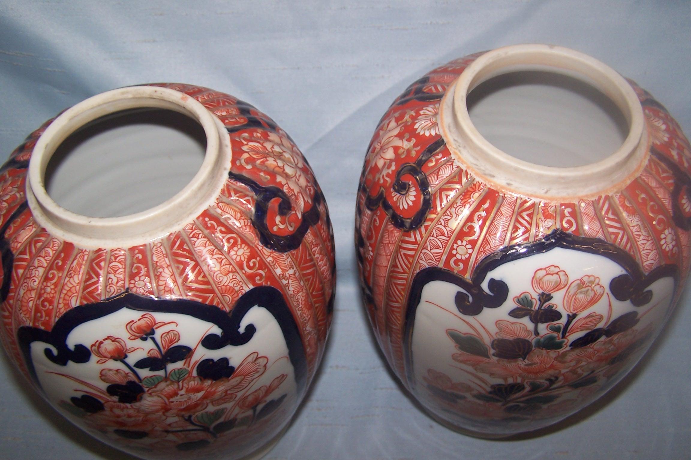 19th Century, Pair of Imari Vases 2
